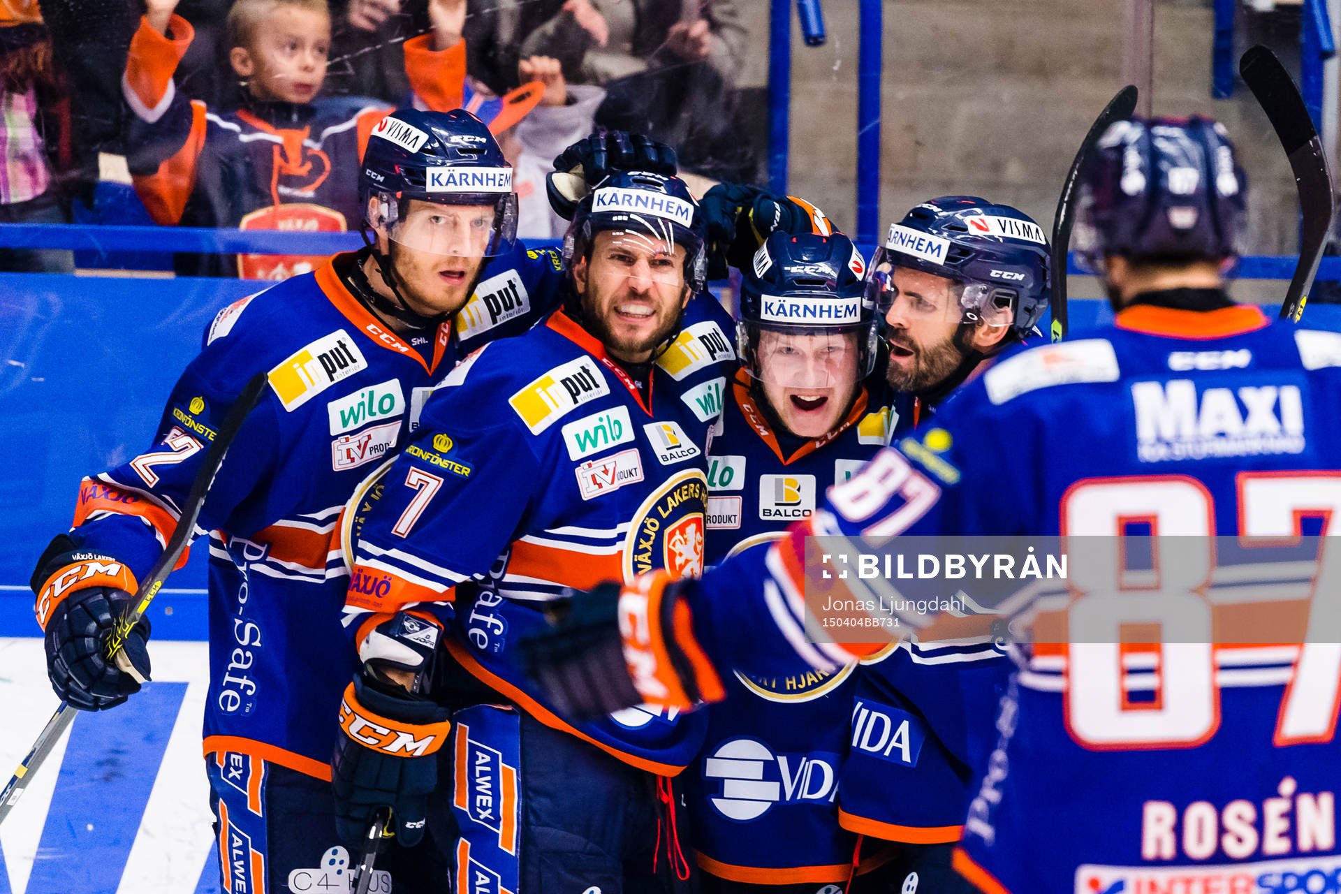 Växjös Tuomas Kiiskinen (mitten) jublar