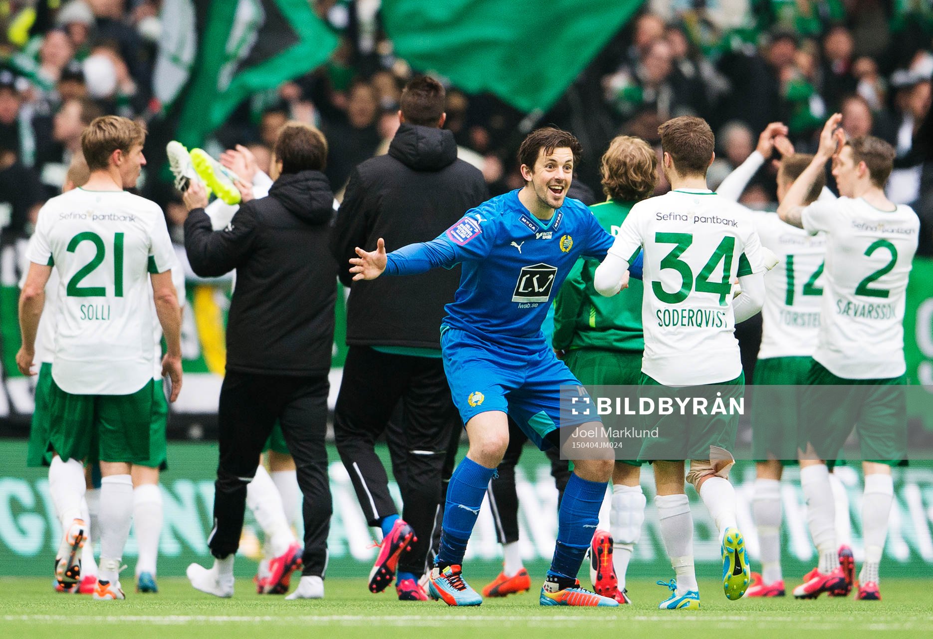 Hammarbys målvakt Johannes Hopf jublar