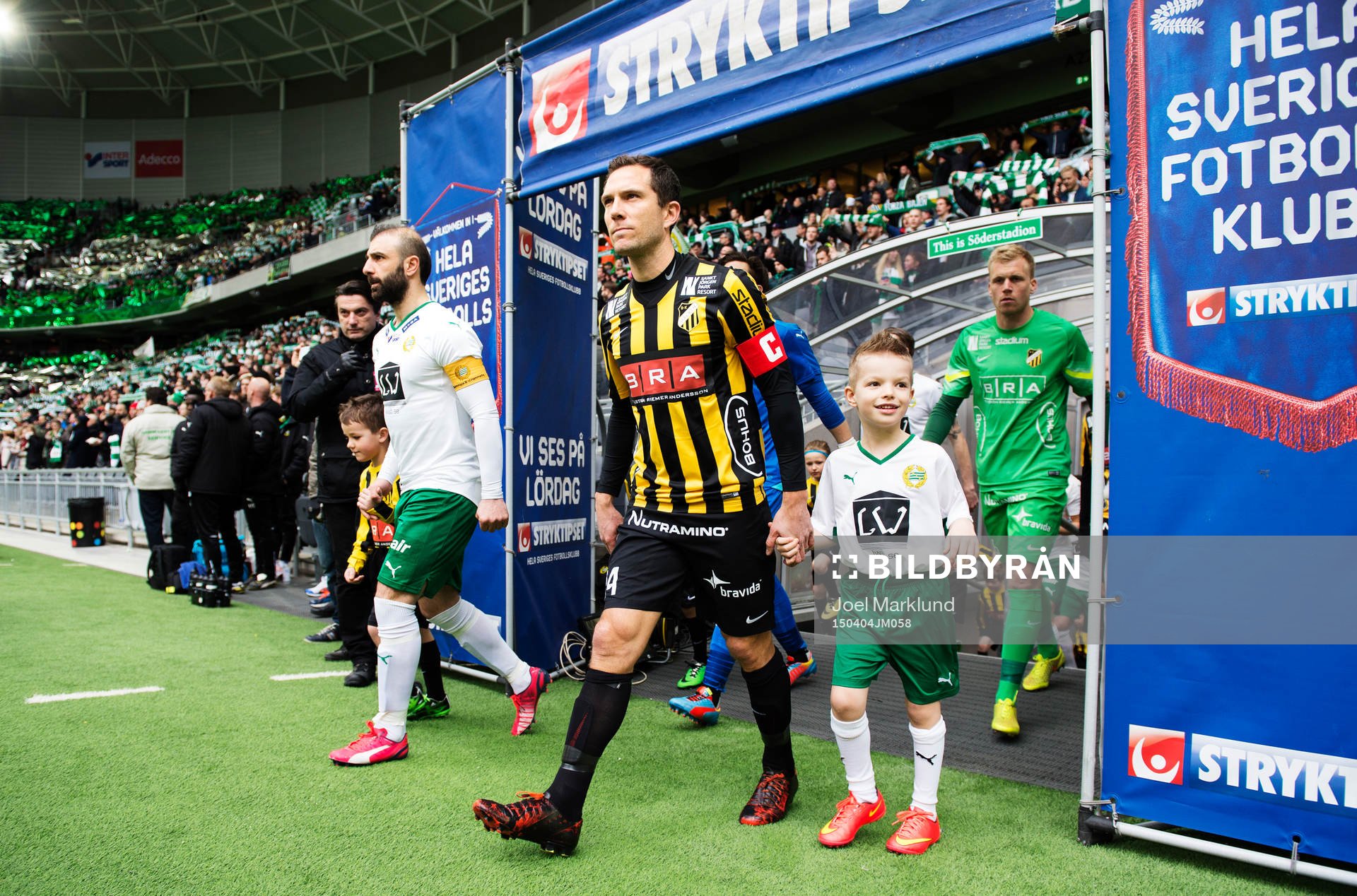 Hammarbys Kennedy Bakircioglu och Häckens Martin Ericsson