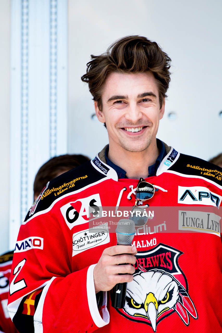 Malmö Redhawks Nils Andersson när Malmö Redhawks firar