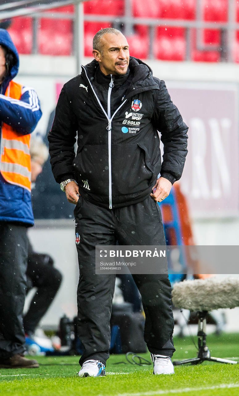 Helsingborgs manager Henrik Larsson under fotbollsmatchen i allsvenskan mellan Kalmar och Helsingborg den 4 april 2015 i Kalmar.
