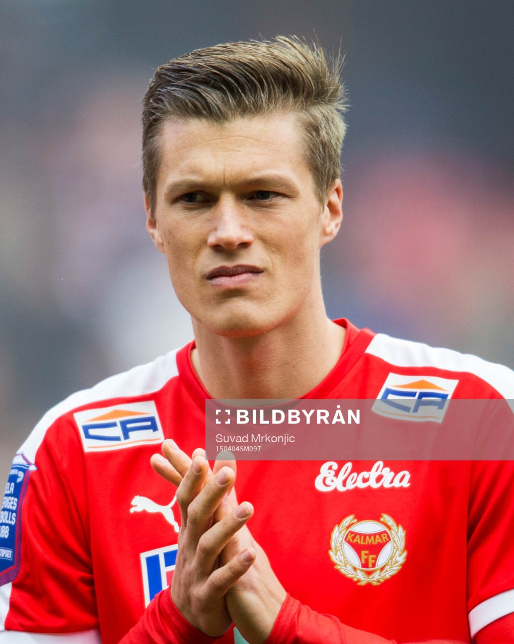 Kalmars Viktor Elm under fotbollsmatchen i allsvenskan mellan Kalmar och Helsingborg den 4 april 2015 i Kalmar.