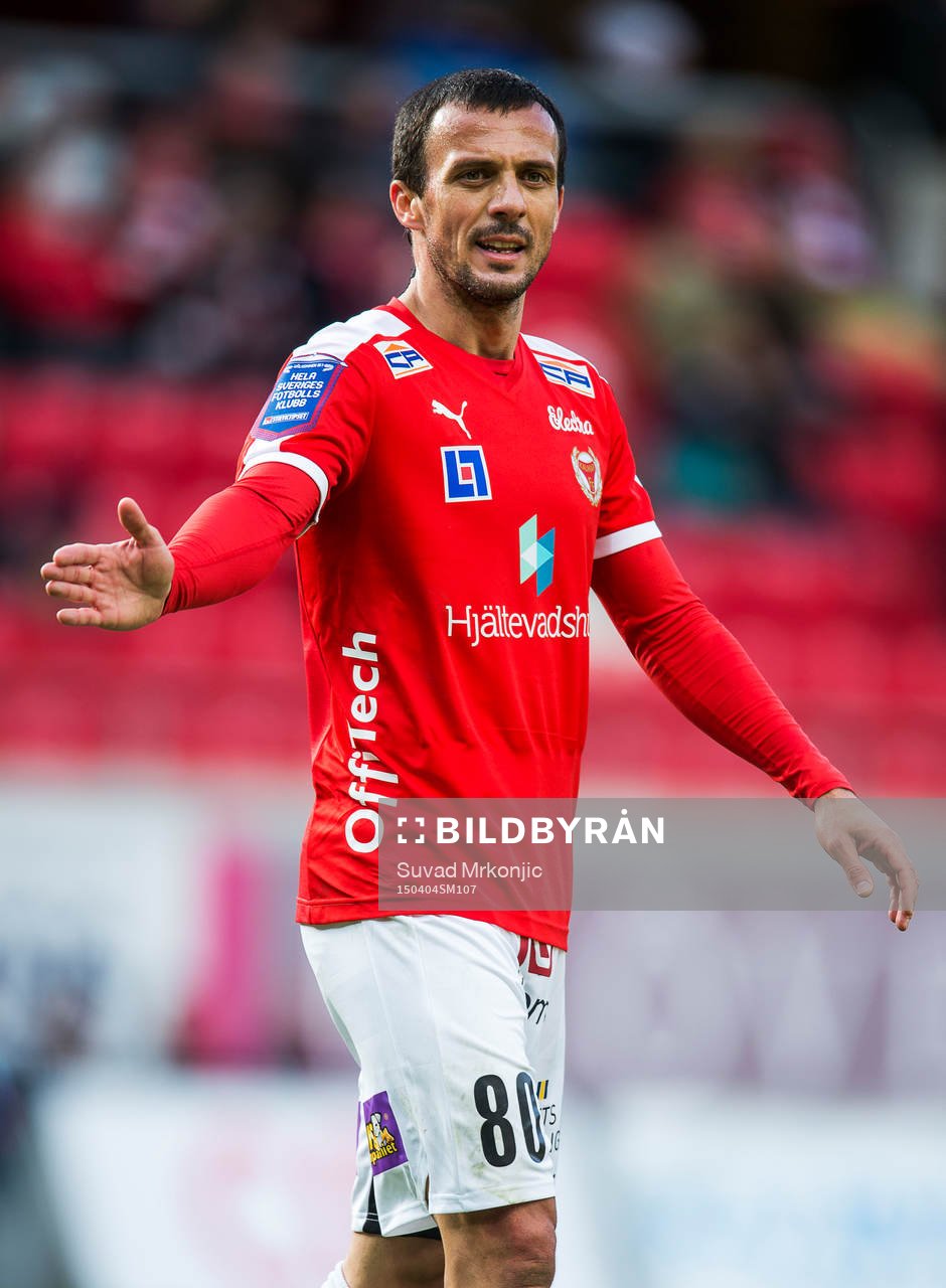 Kalmars Nenad Djordjevic under fotbollsmatchen i allsvenskan mellan Kalmar och Helsingborg den 4 april 2015 i Kalmar.