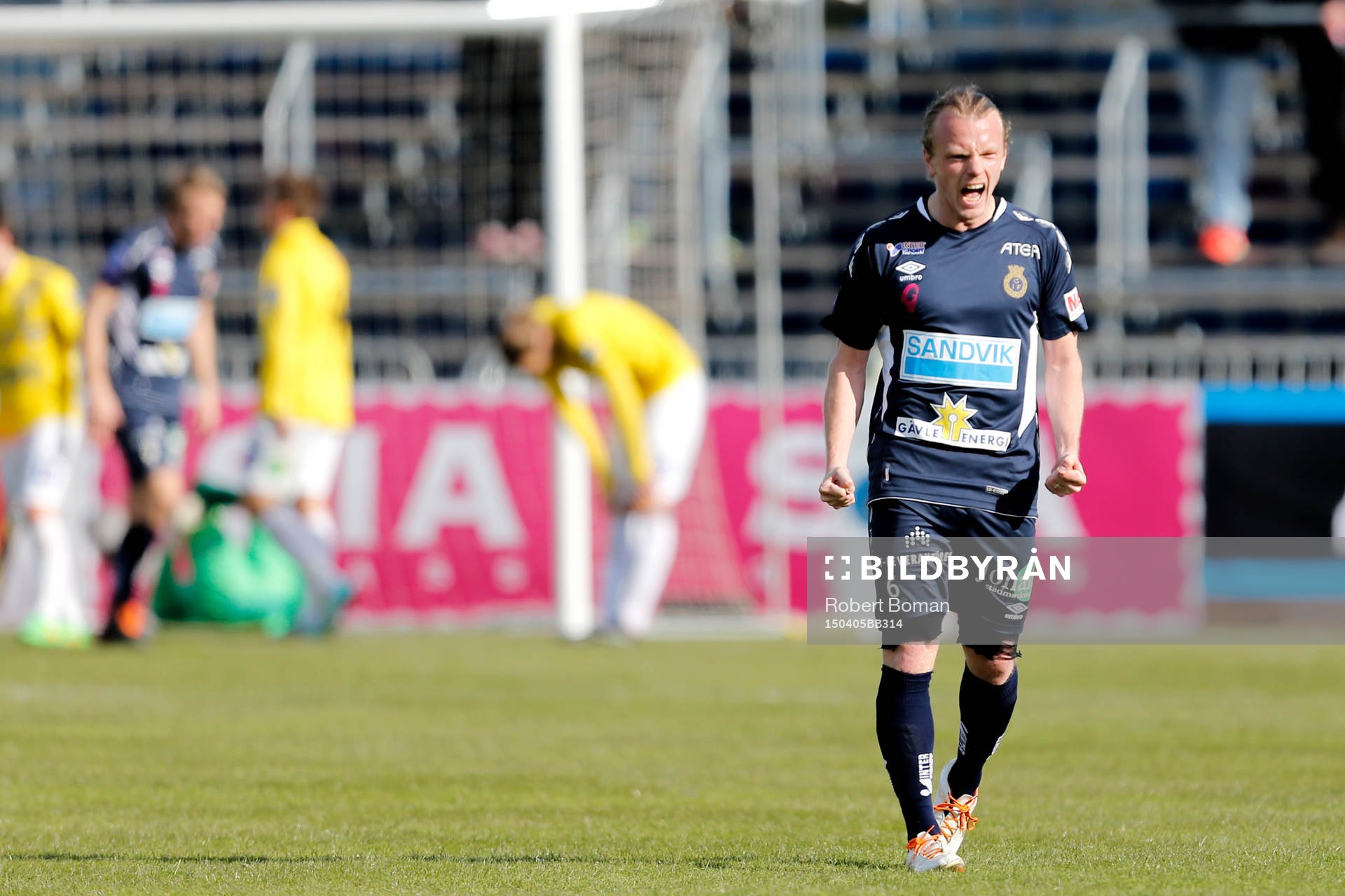Gefles Jesper Florén jublar