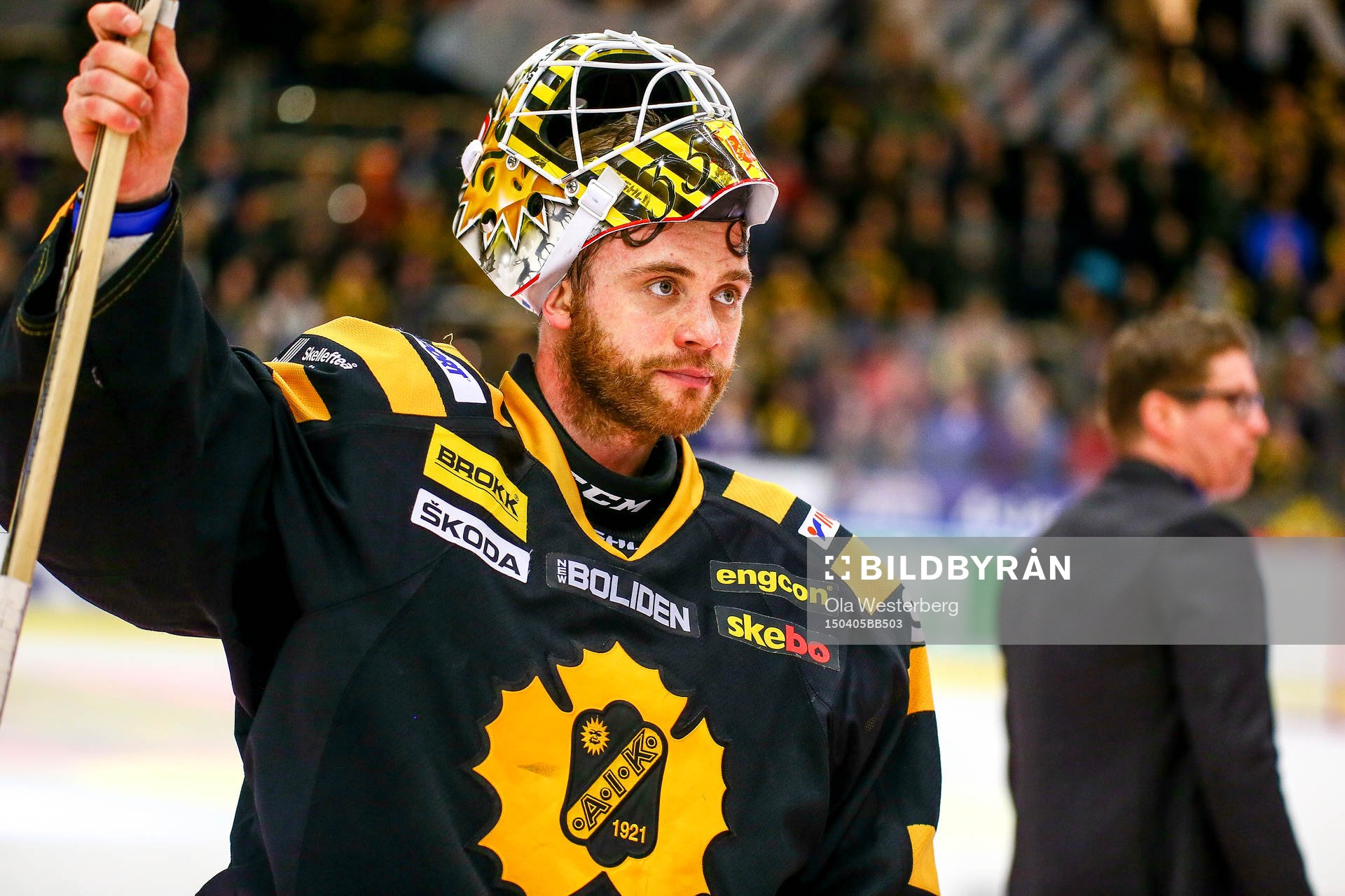 Skellefteås målvakt Markus Svensson  jublar