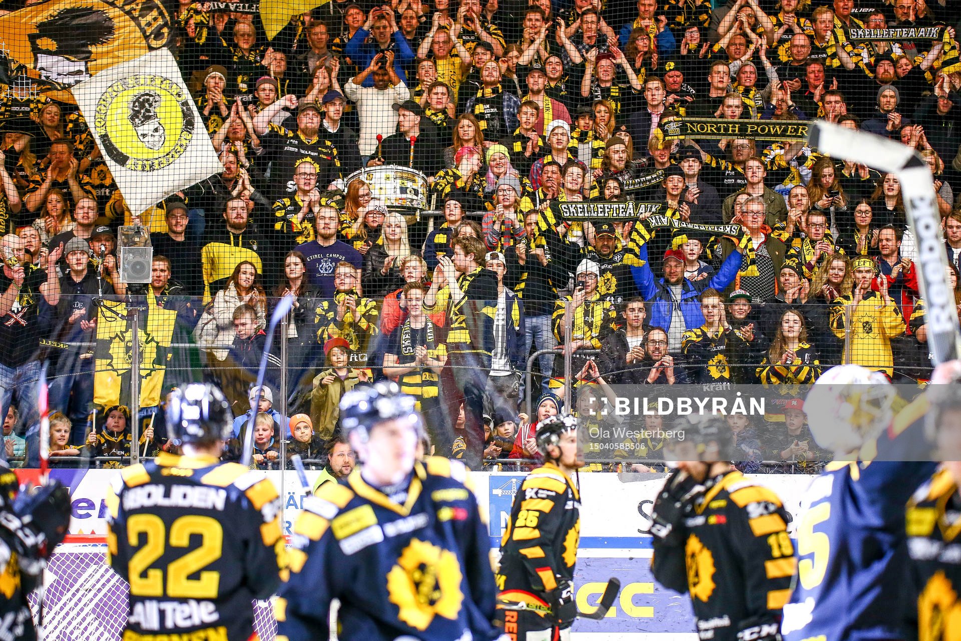 Skellefteås lag jublar med publiken