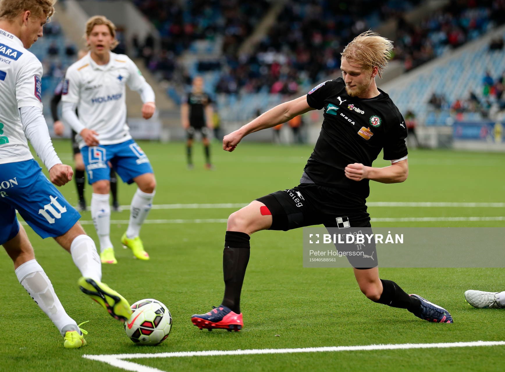 Örebros Kalle Holmberg under fotbollsmatchen i Allsvenskan mellan Norrköping och Örebro den 05 april 2015 i Norrköping.
