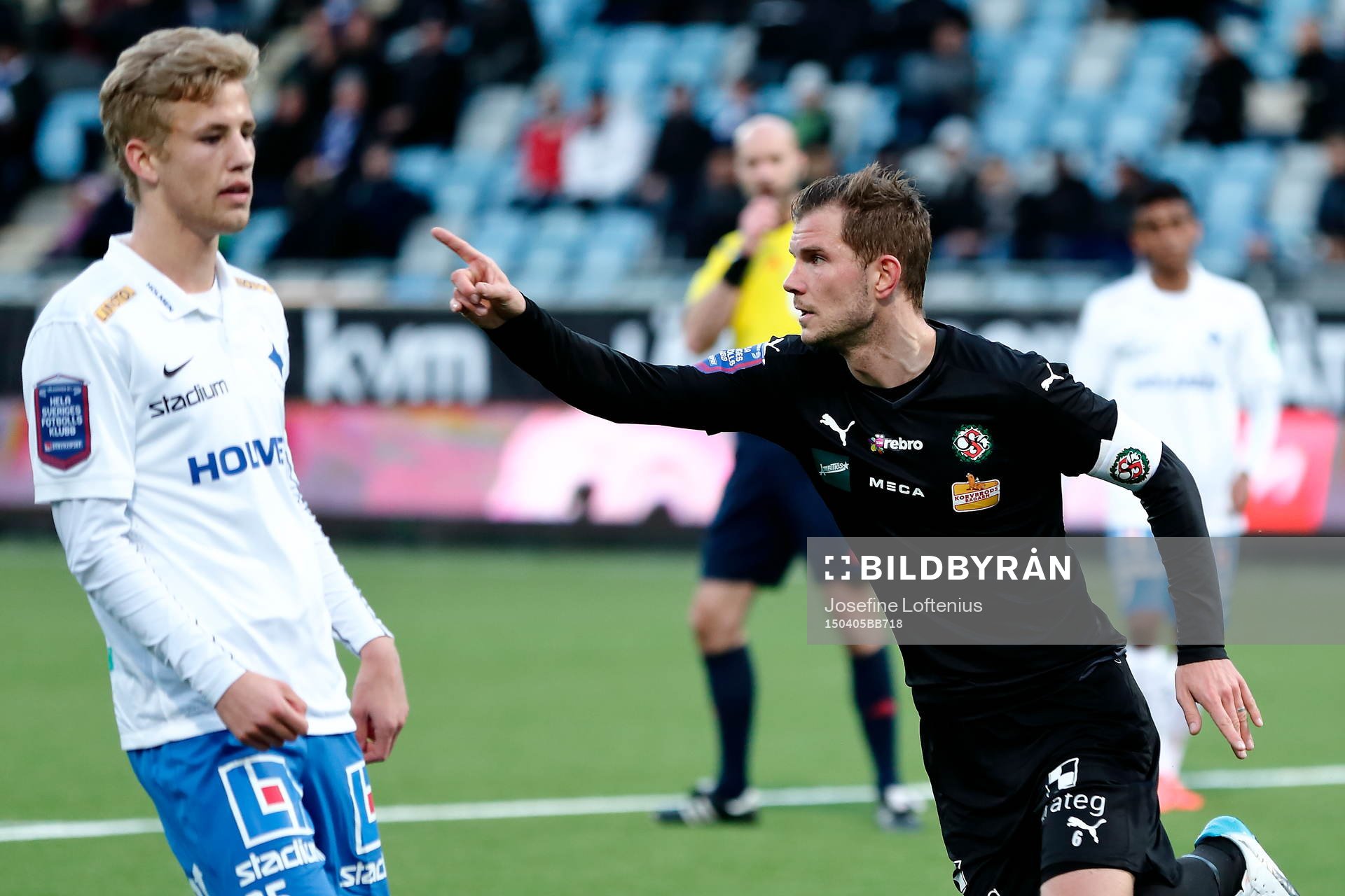 Örebros Robert Åhman Persson jublar