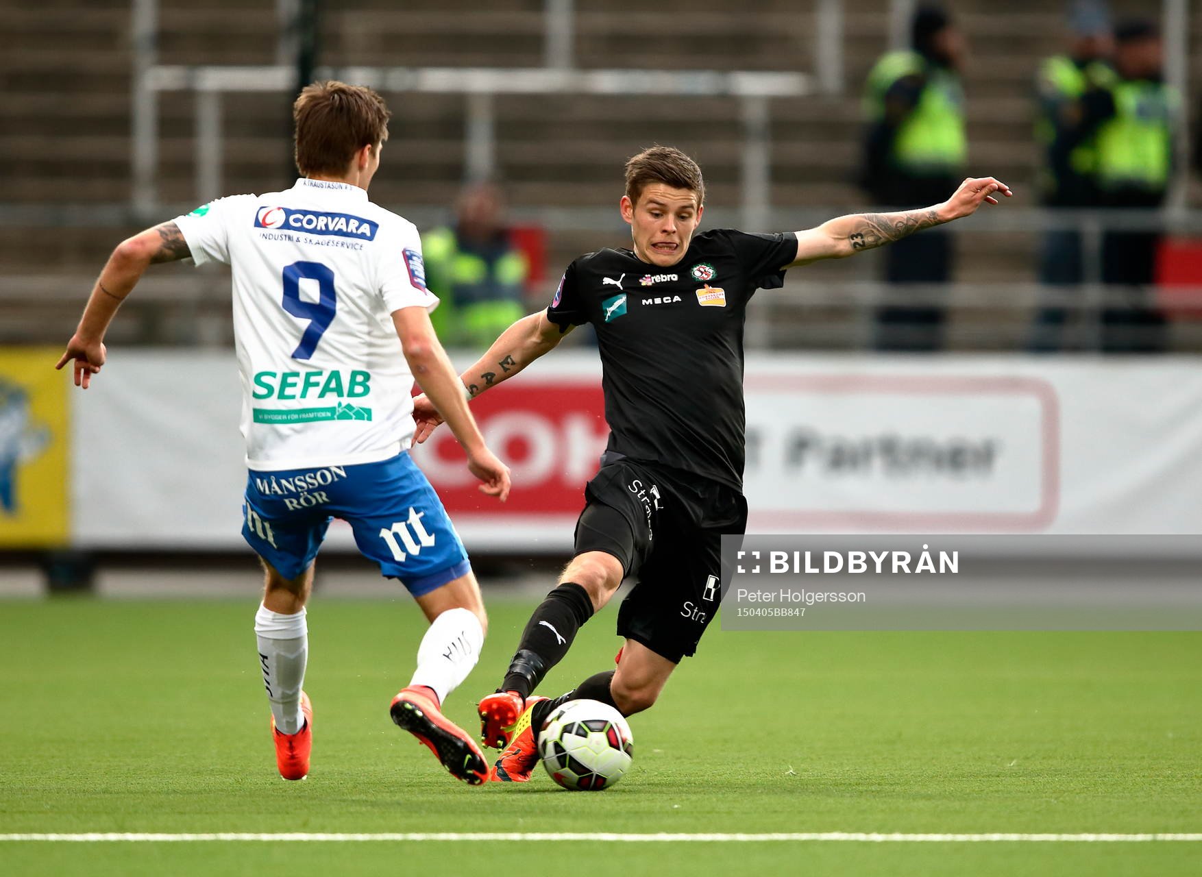 Norrköpings Arnór Ingvi Traustason och Örebros Eiður