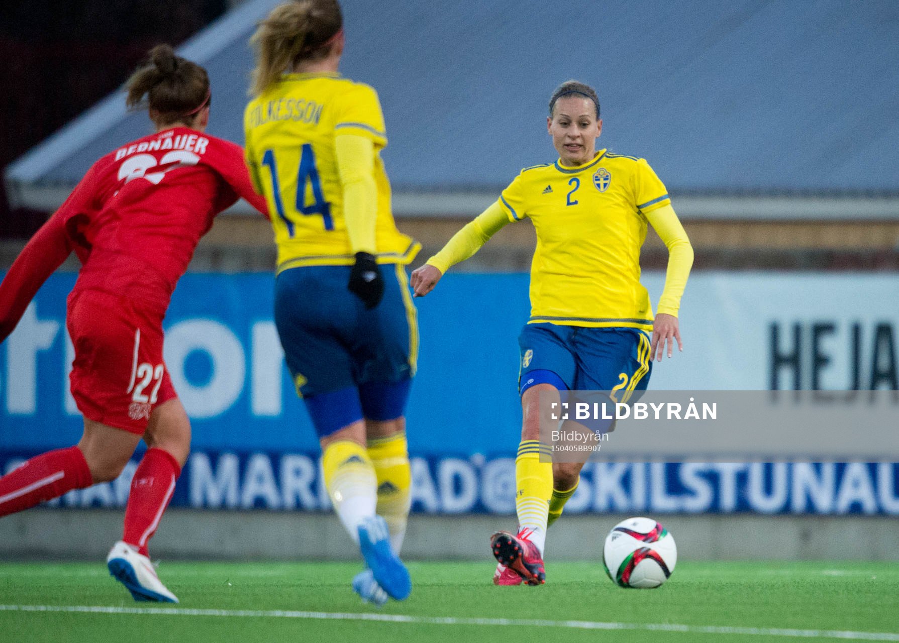 Sveriges Charlotte Rohlin gjorde debut i backlinjen under landskampen i fotboll för damer mellan Sverige och Schweiz den 5 april 2015 i Eskilstuna.