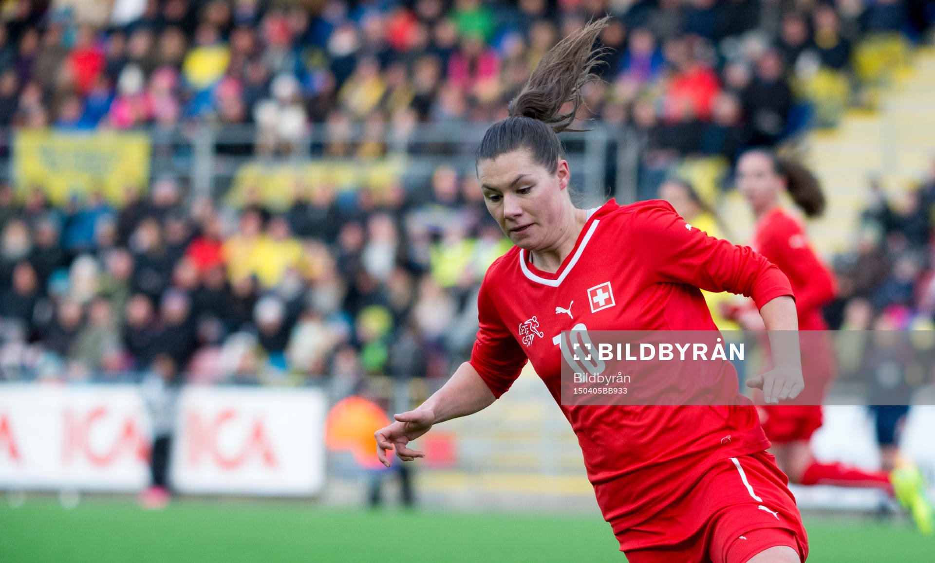 Rosengårds Schweiziska spelare Ramona Bachmann under landskampen i fotboll för damer mellan Sverige och Schweiz den 5 april 2015 i Eskilstuna.
