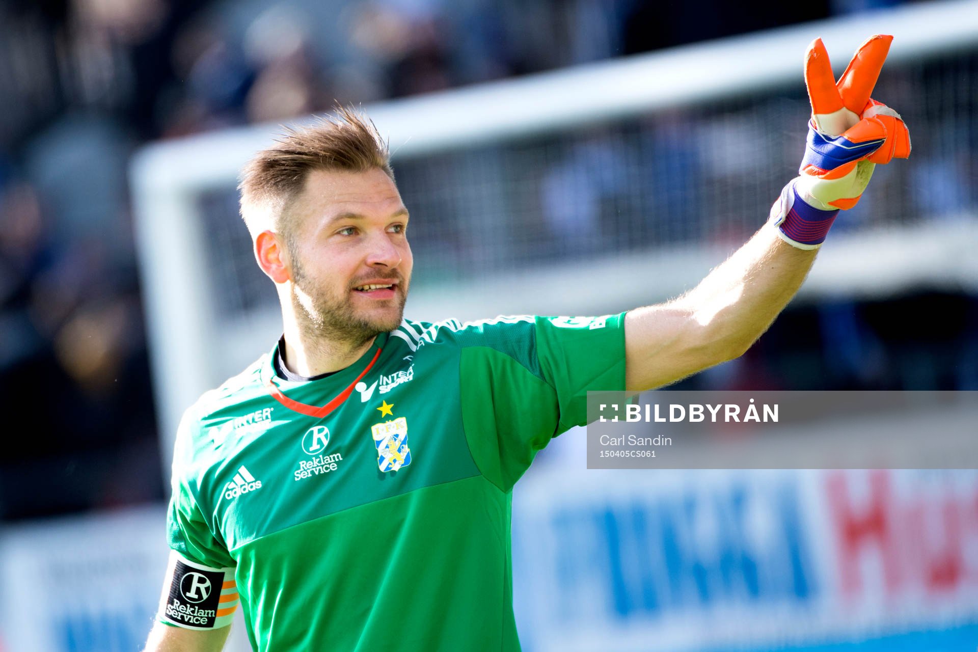 IFK Göteborgs målvakt John Alvbåge jublar