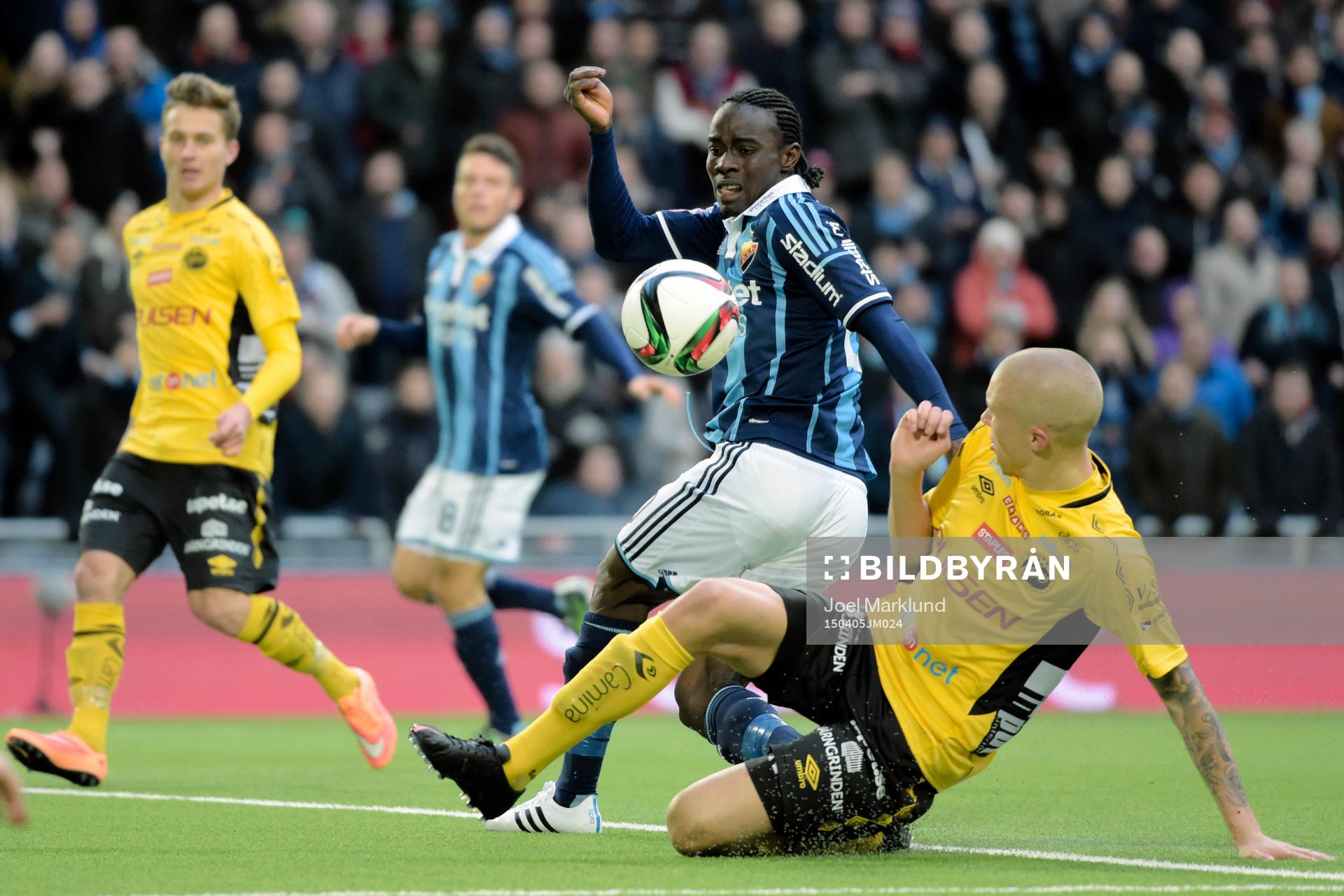 Djurgårdens Sam Johnson och Elfsborgs Sebastian Holmén