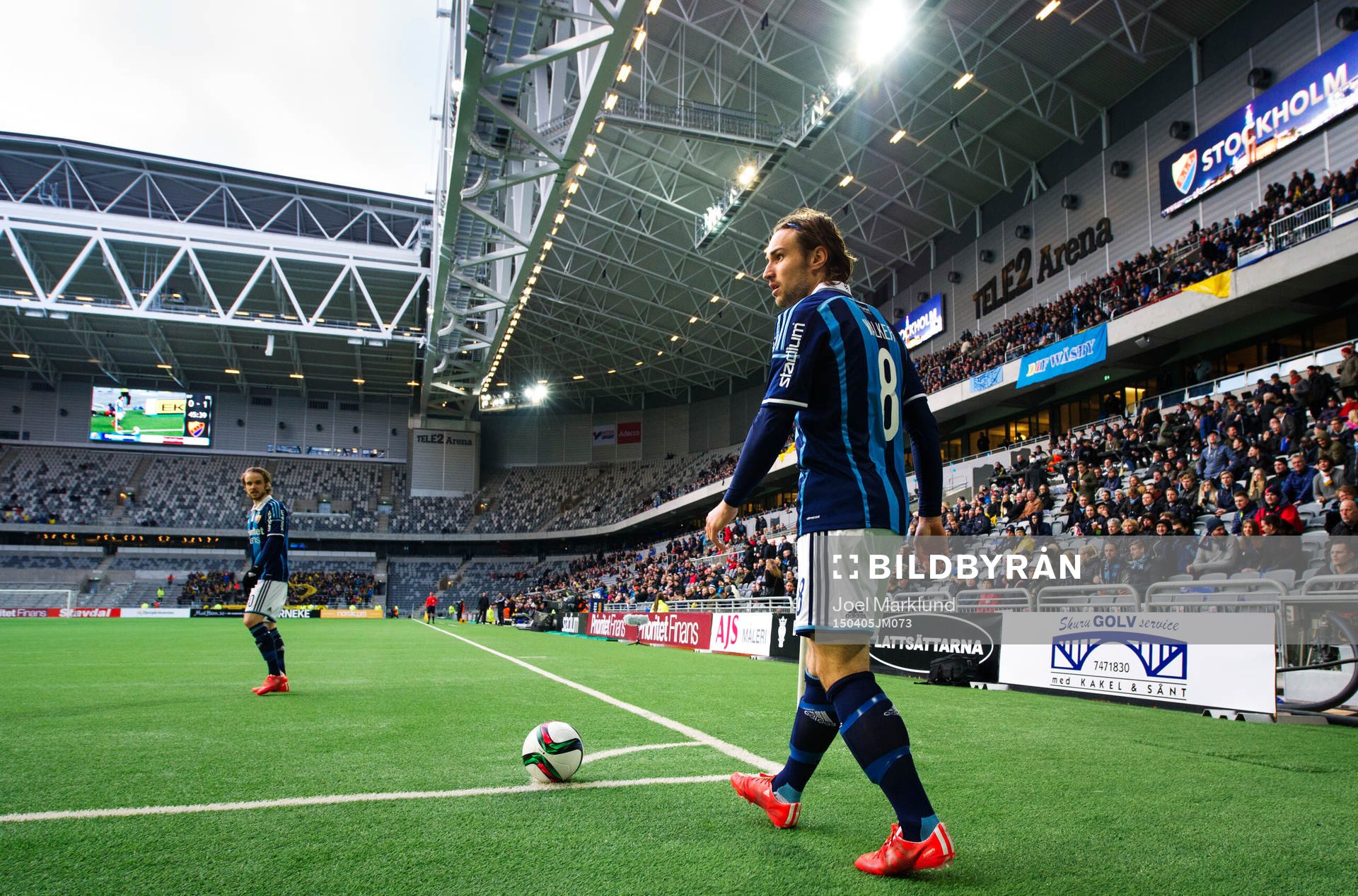 Djurgårdens Kevin Walker förbereder sig för att slå en