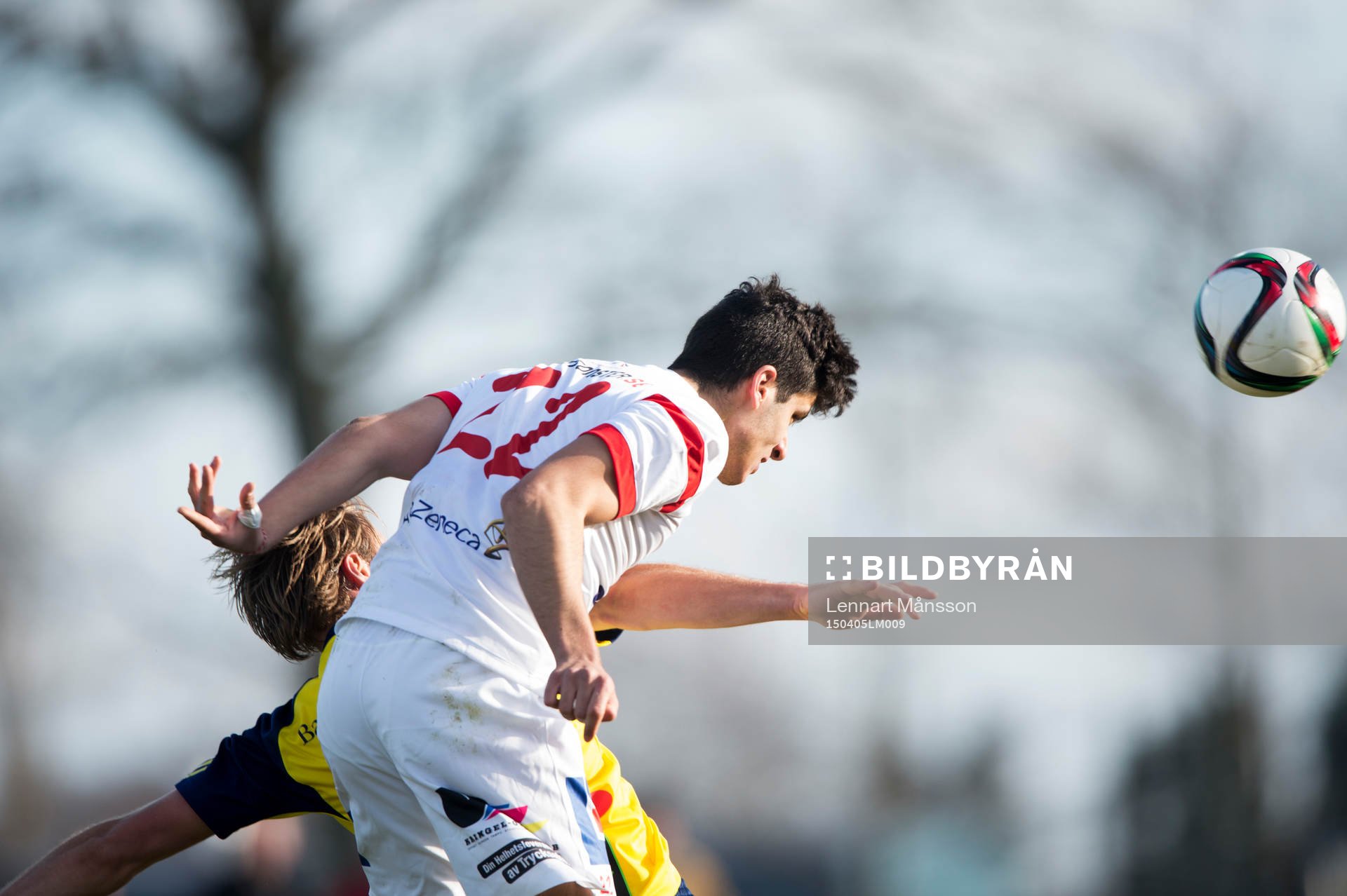 Assyriskas Nemrut Awrohum nickar undan i matchen i Superettan mellan Ängelholm och Assyriska i Ängelholm 5 april 2015.