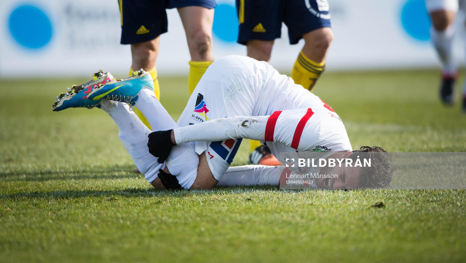Assyriskas Christer Yousef i matchen i Superettan mellan