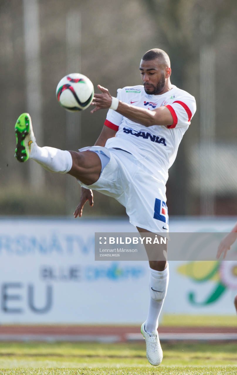 i matchen i Superettan mellan Ängelholm och Assyriska i