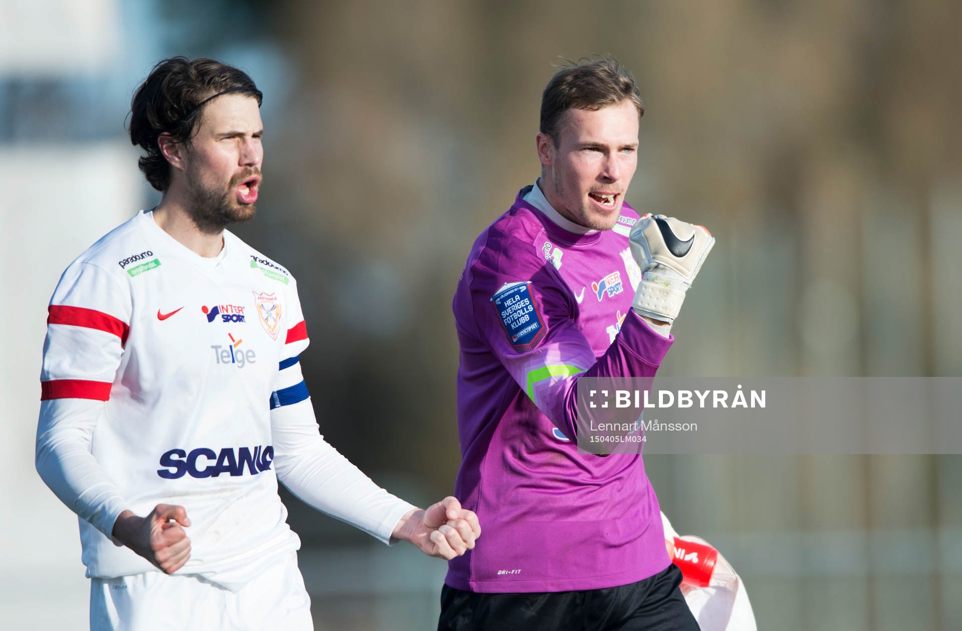Assyriskas målvakt Robin Malmqvist  jublar i matchen i