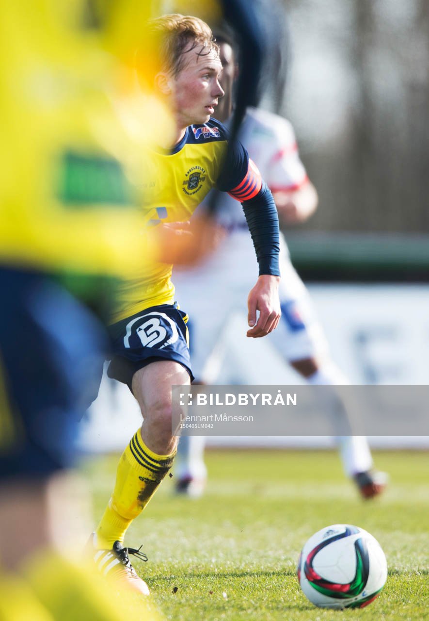 Ängelholms unge lagkapten Albin Nilsson i matchen i