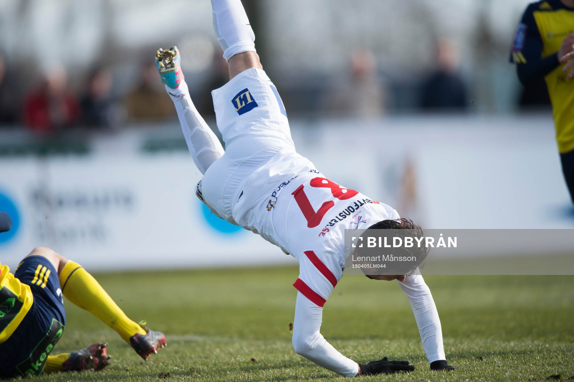 Assyriskas Christer Yousef i matchen i Superettan mellan