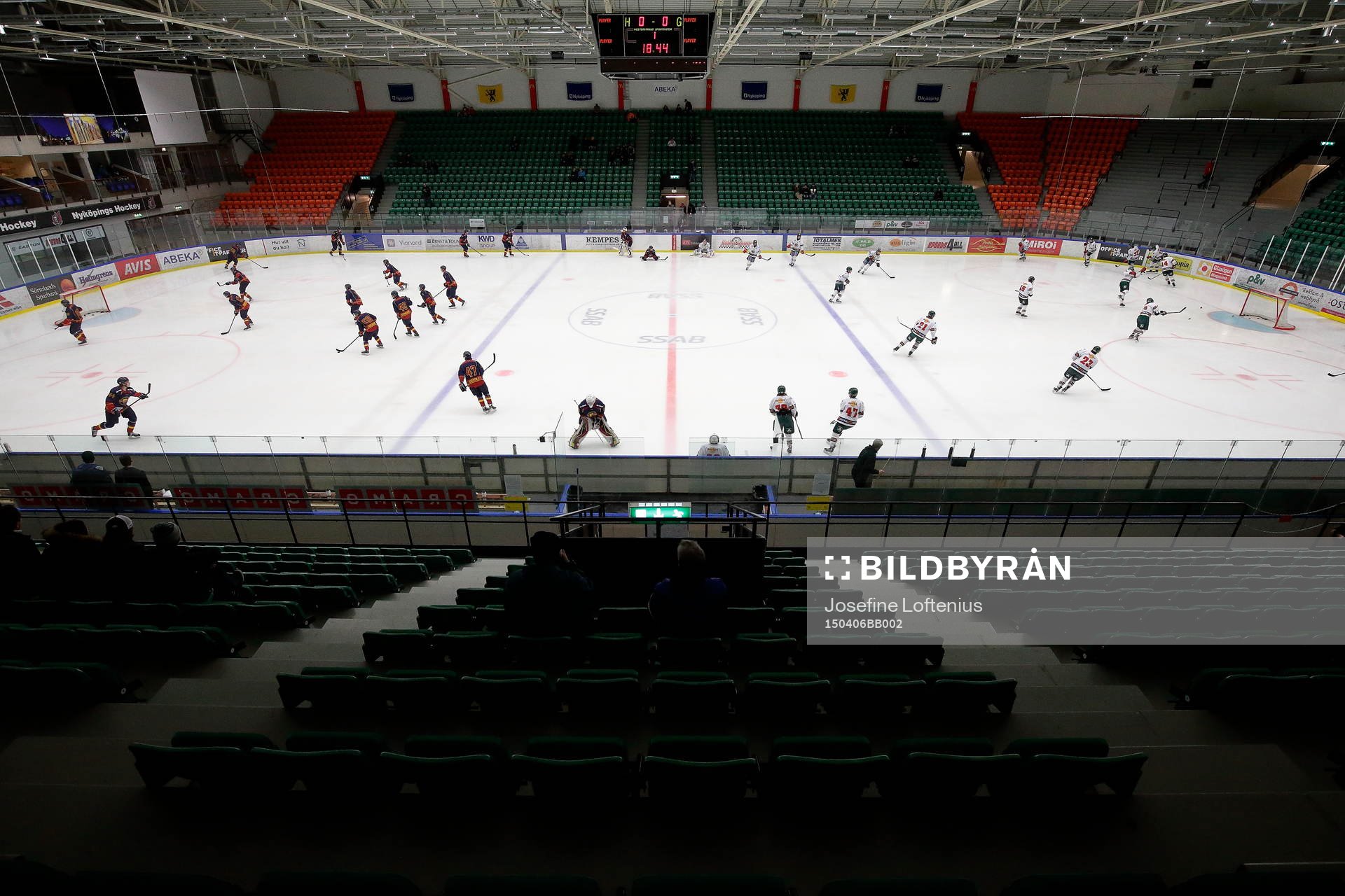 Lagen värmer upp i Stora Hallen