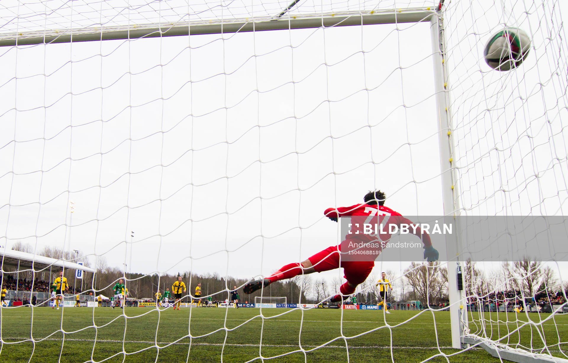 IK Frej Täbys målvakt Marko Atanackovic släpper in 0-1