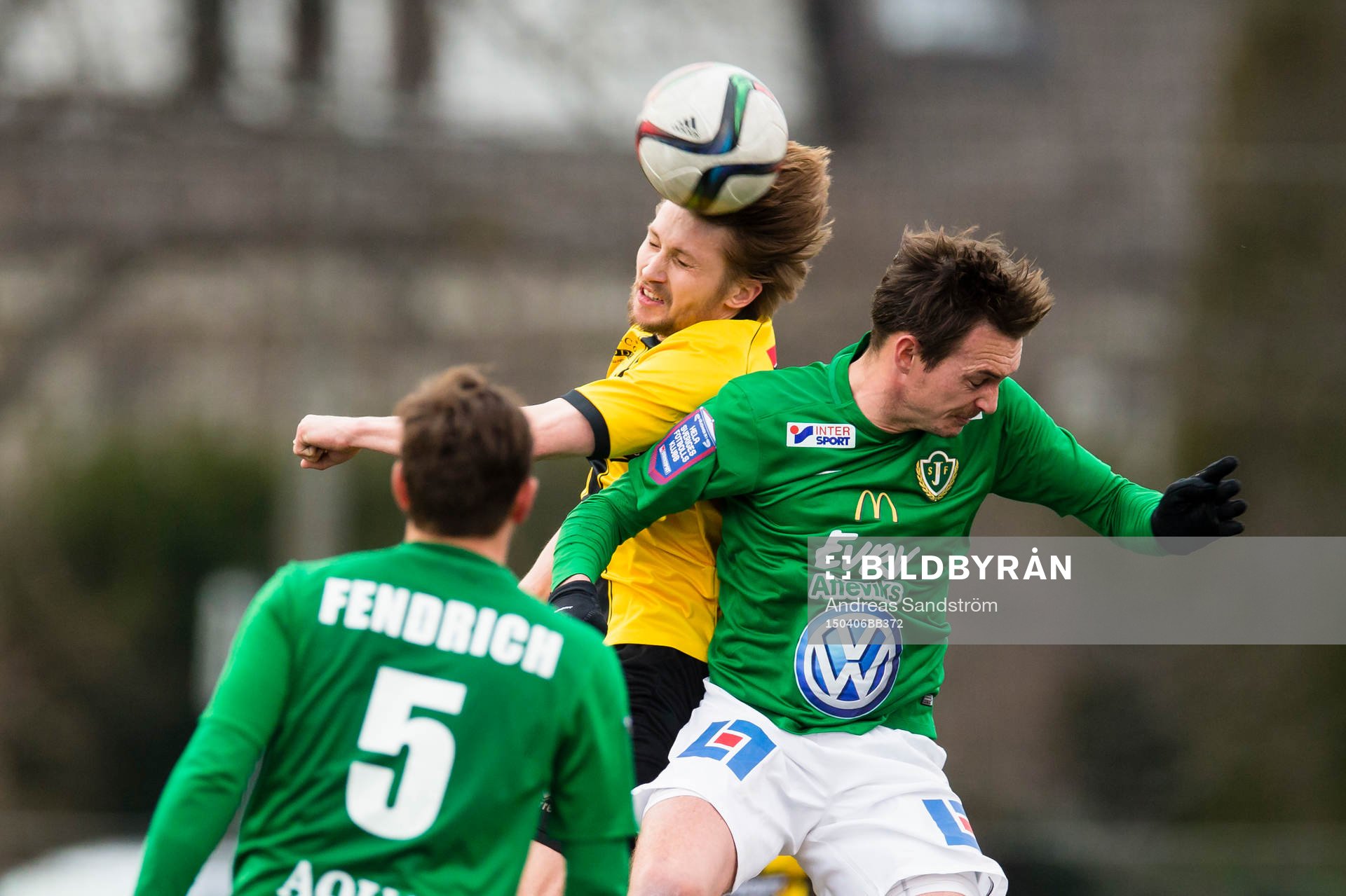IK Frej Täbys Adam Gradén når högst i en nickduell med Jönköpings Södras Daryl Smylie under fotbollsmatchen i Superettan mellan IK Frej och Jönköpings Södra 6 April 2015 i Stockholm.