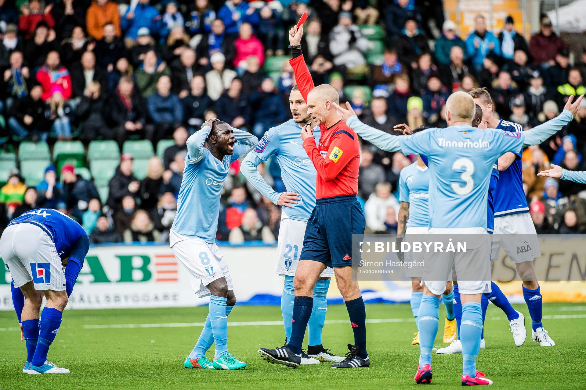 Malmö FFs Enock Kofi Adu får rött kort