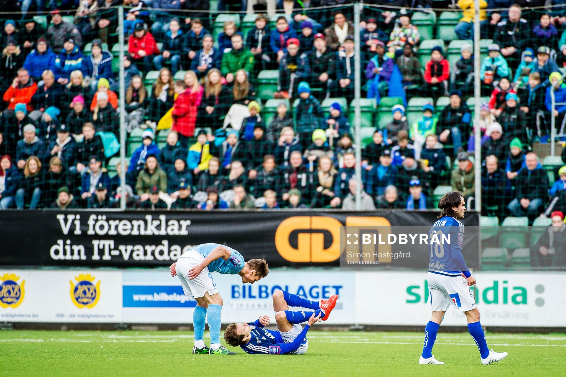 Malmö FFs Markus Rosenberg skriker på Sundsvalls Lars