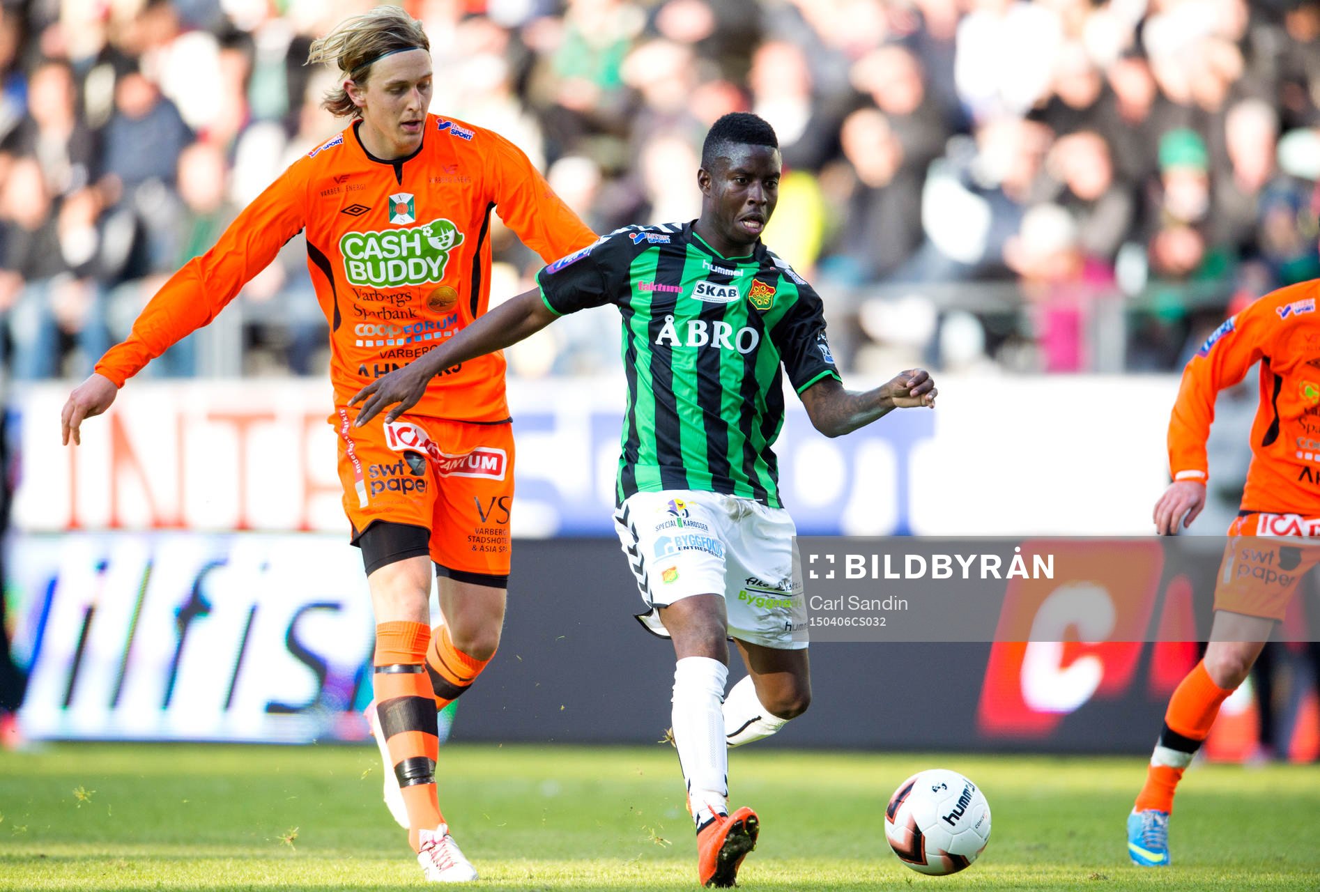 Varbergs Joakim Lindner jagar Kieron Cadogan