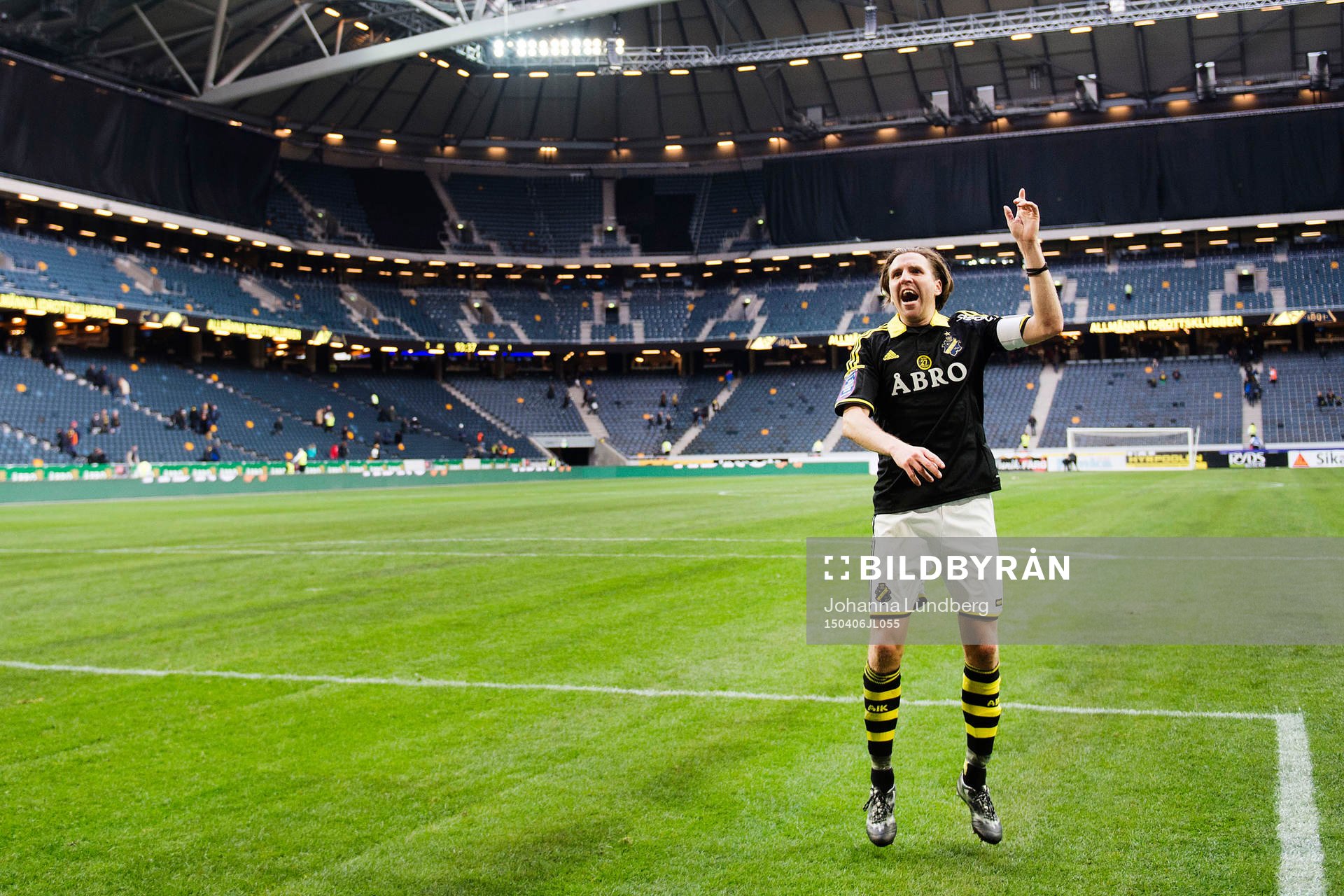 s Nils-Eric Johansson jublar