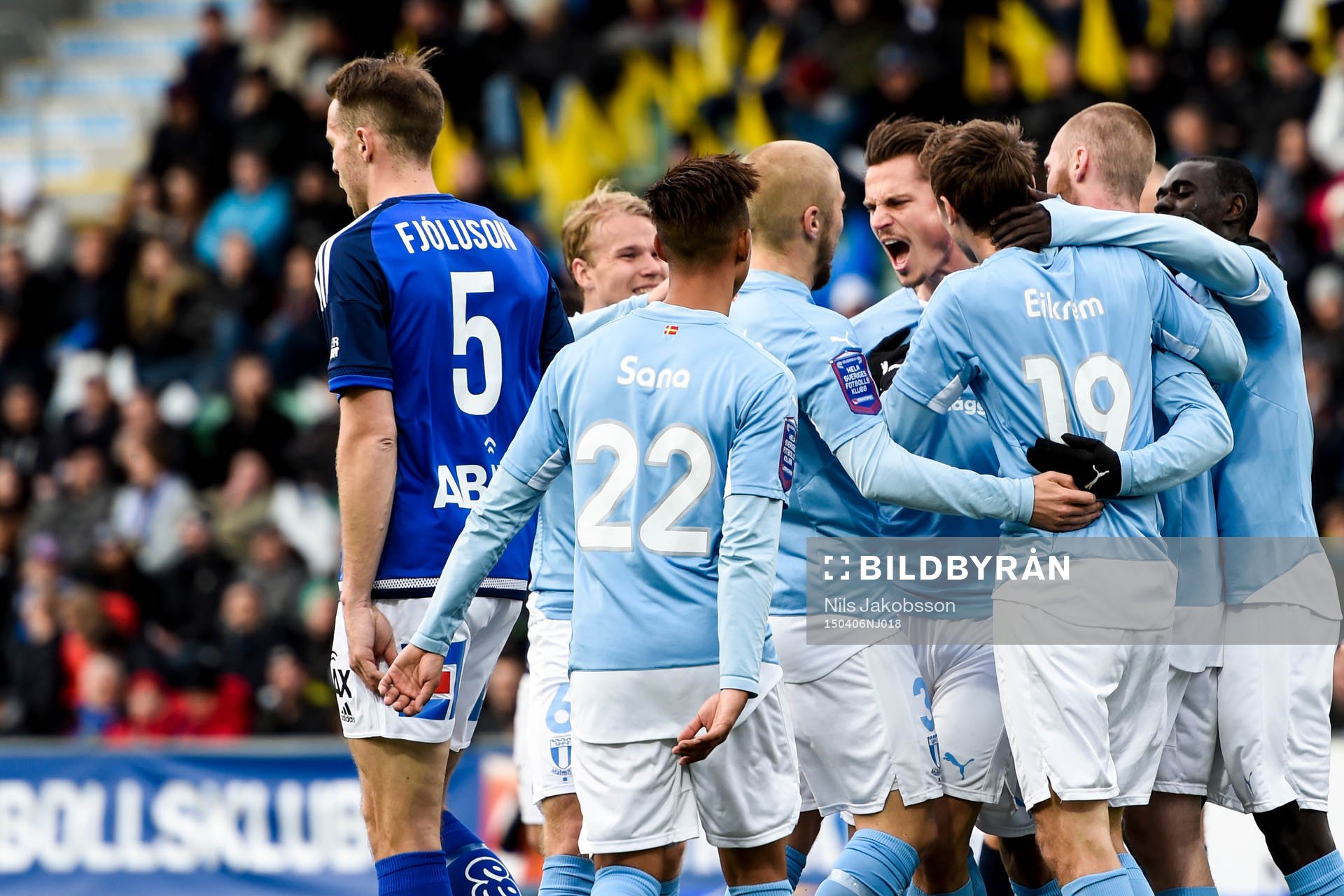Malmö FFs spelare med Markus Rosenberg (m) jublar