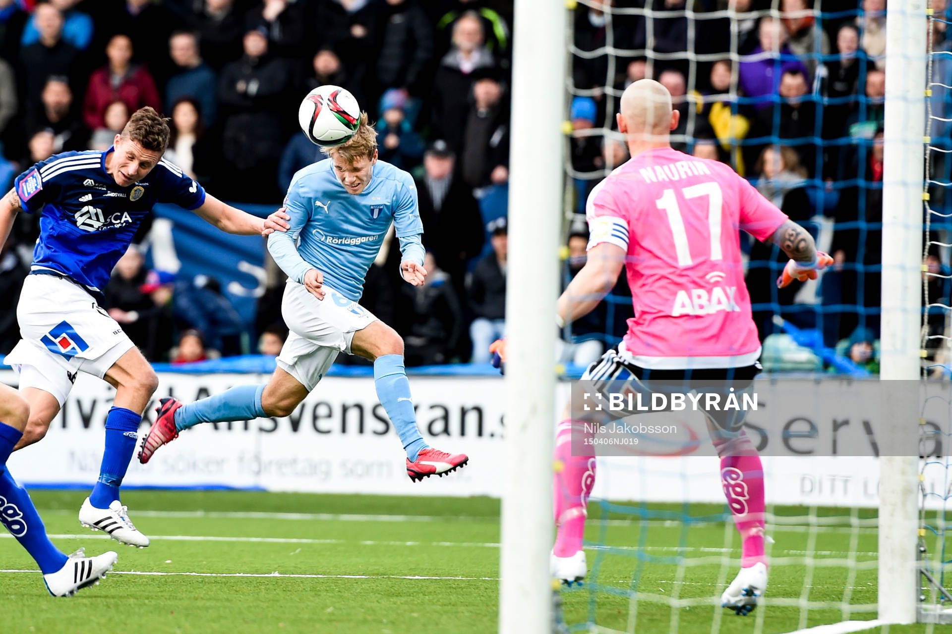 Malmö FFs Oscar Lewicki nickar 1-4 bakom Sundsvalls
