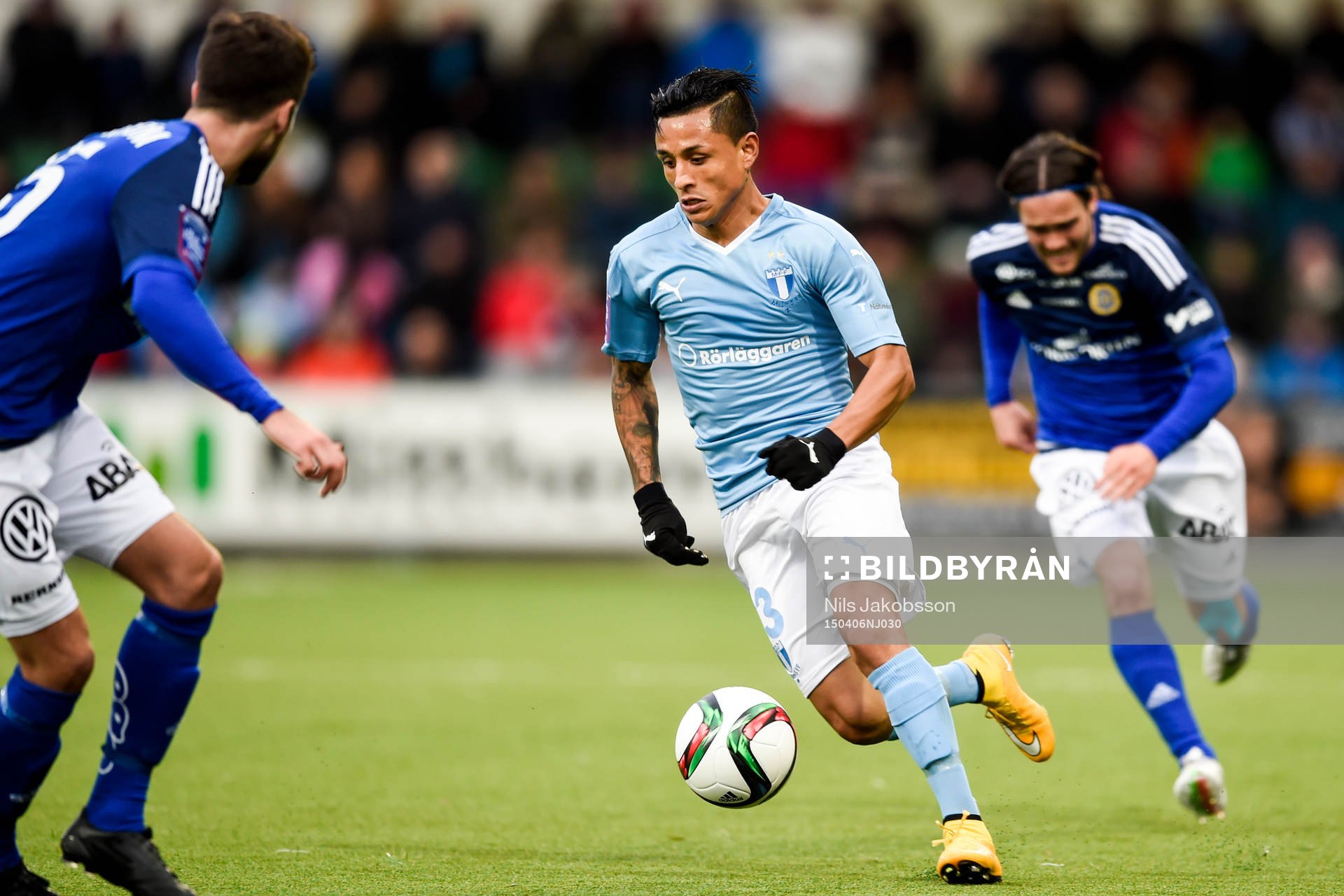 Malmö FFs Victor Yoshimar Yotun Flores under fotbollsmatchen i Allsvenskan mellan GIF Sundsvall och Malmö FF den 6 april 2015 i Sundsvall.