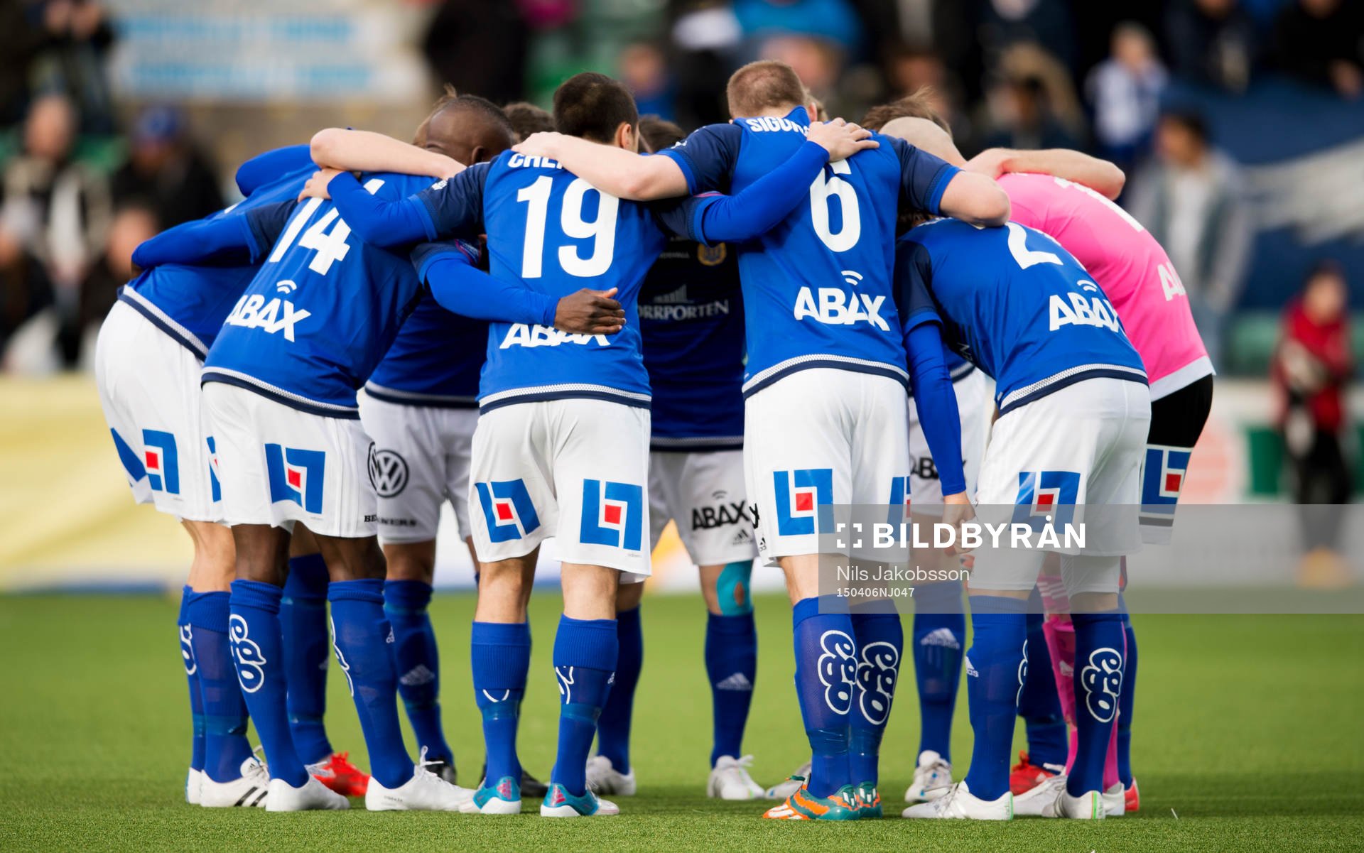 Sundsvall samlar sig inför fotbollsmatchen i Allsvenskan mellan GIF Sundsvall och Malmö FF den 6 april 2015 i Sundsvall.