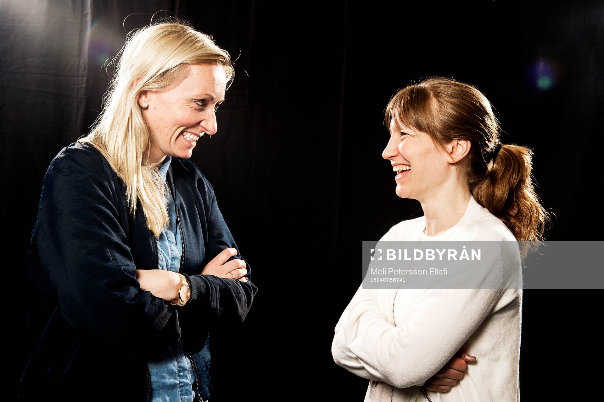 Kristianstad tränare Elisabet Gunnarsdottir och Umeås tränare Maria Bergkvist, poserar för ett porträtt under upptaktsträffen inför Damallsvenskan i fotboll den 4 april 2015 i Stockholm.