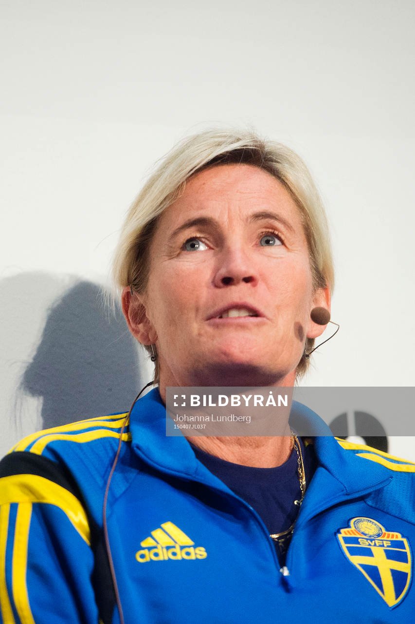 Lilie Persson, assisterande förbundskapten under upptaktsträffen inför Damallsvenskan i fotboll den 7 april 2015 i Stockholm.