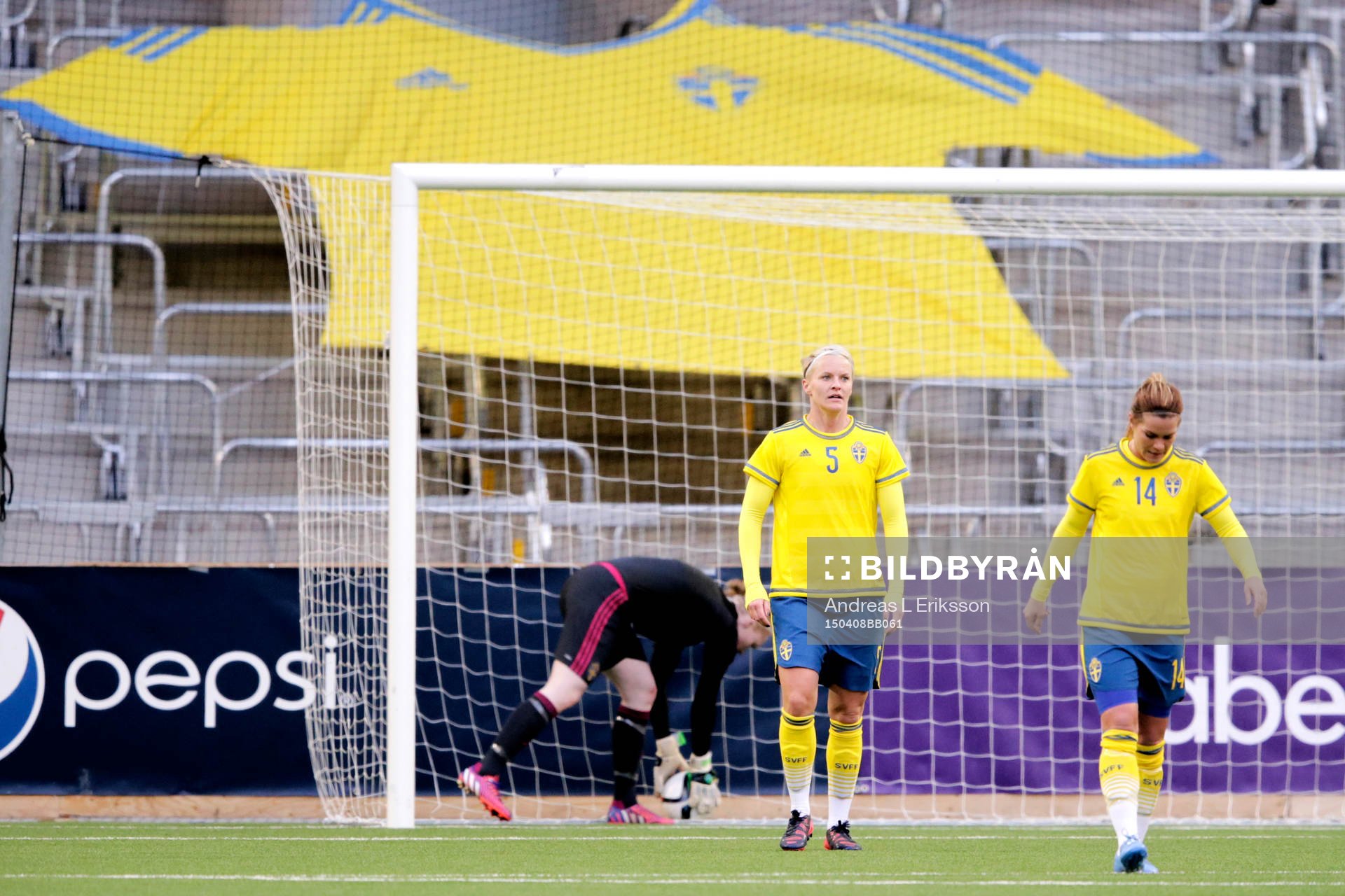 Sveriges målvakt Hedvig Lindahl, Nilla Fischer och Hanna