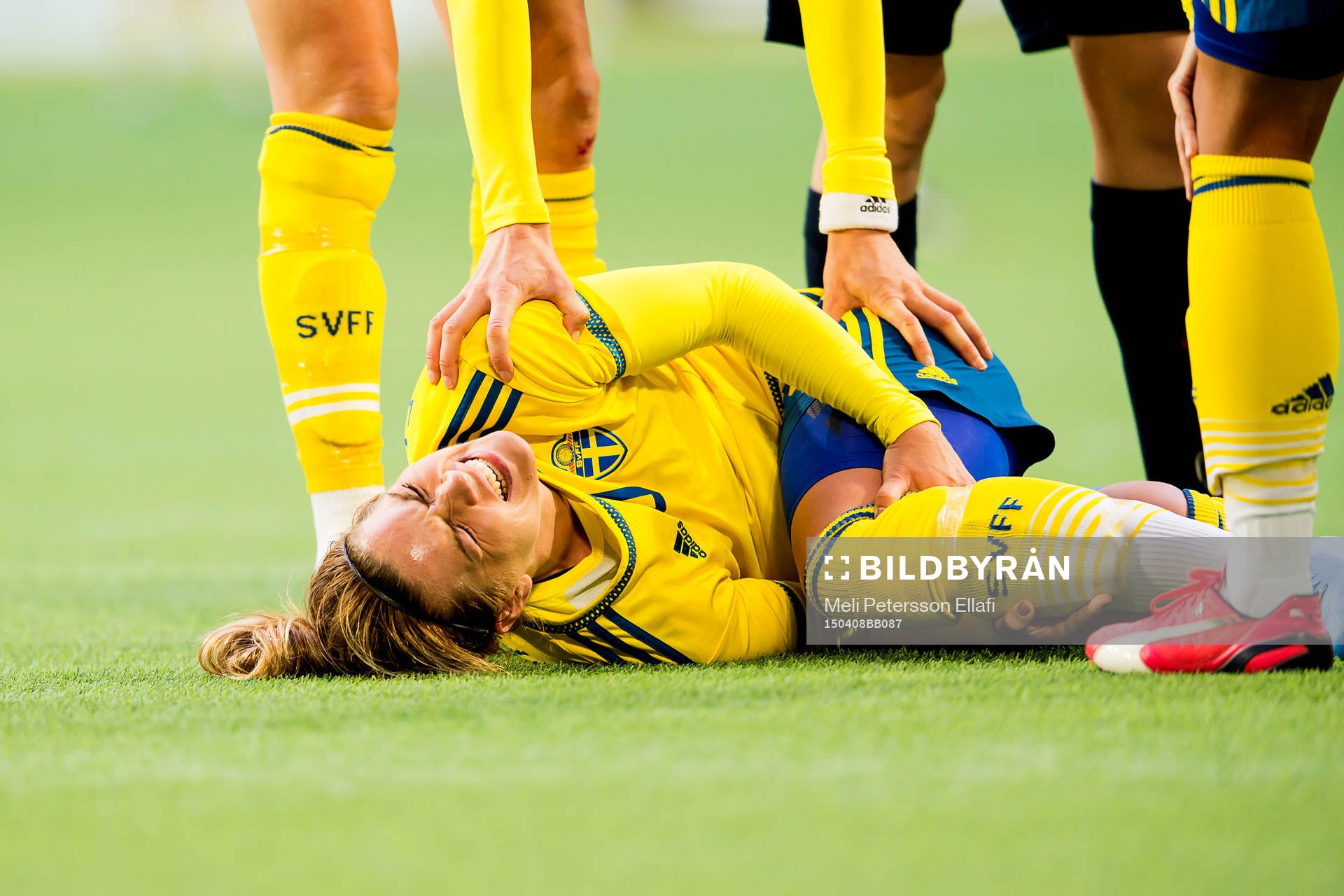 Sveriges Hanna Folkesson skadar sig
