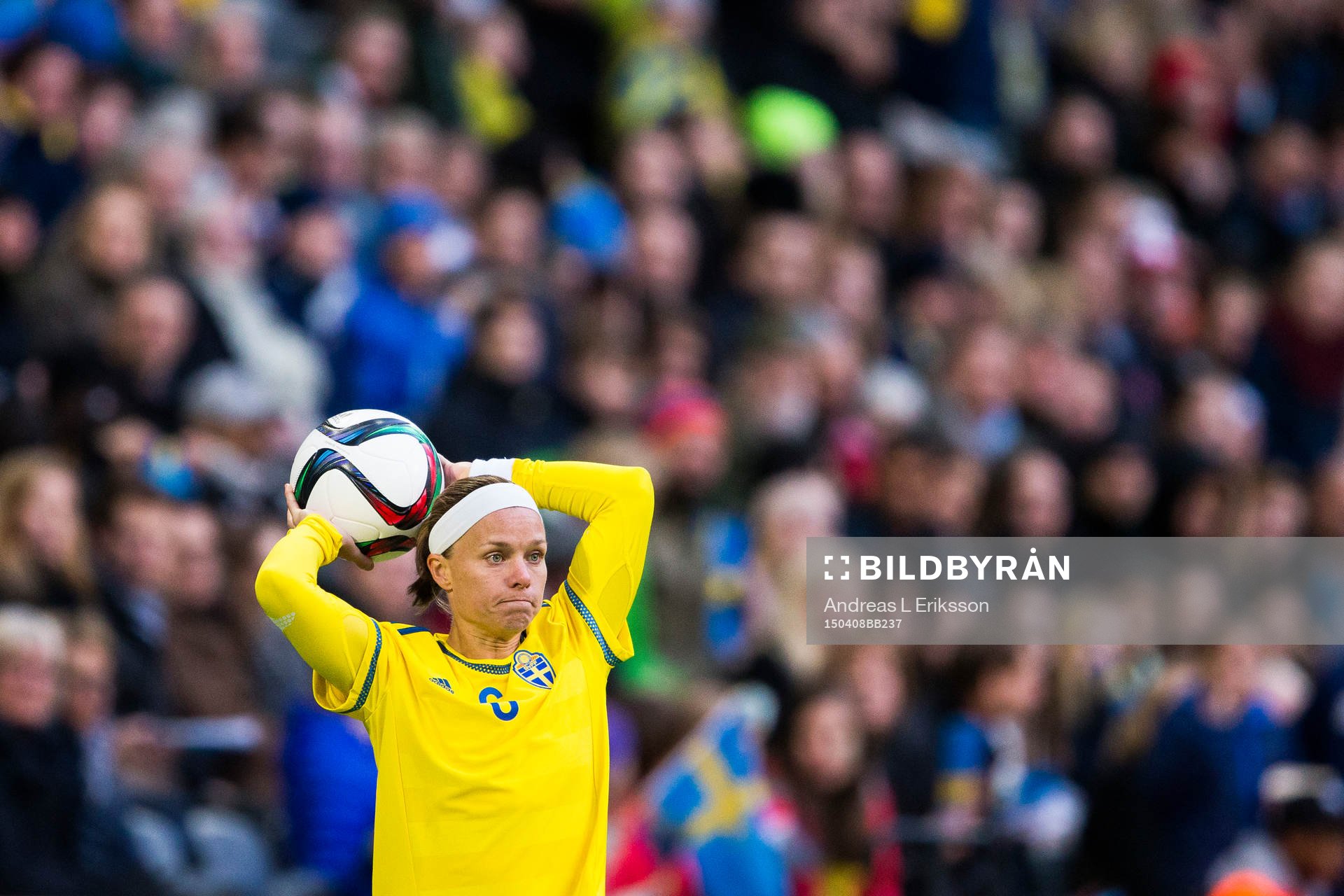 Sveriges Sara Thunebro med ett inkast