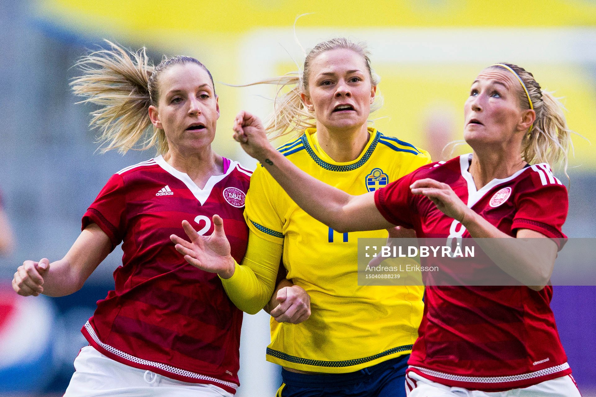 Danmarks Cecilie Sandvej (v) och Therese Nielsen (h) i en