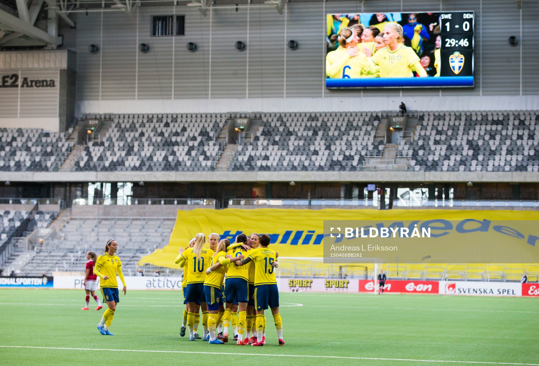 De svenska spelarna jublar