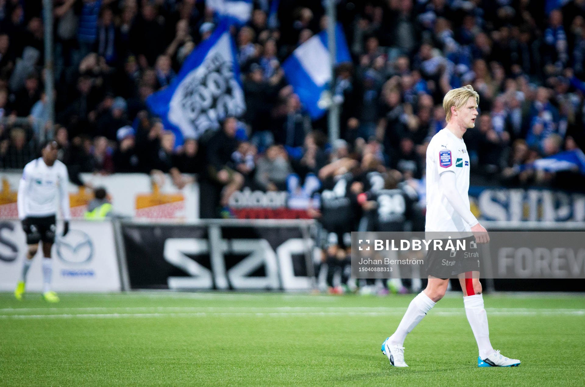 IFK Göteborgs Lasse Vibe gör 0-2 och jublar framför IFK