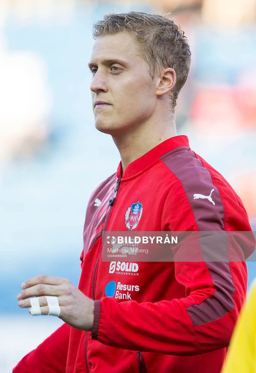 Helsingborgs målvakt Pär Hansson med lindat lillfinger,