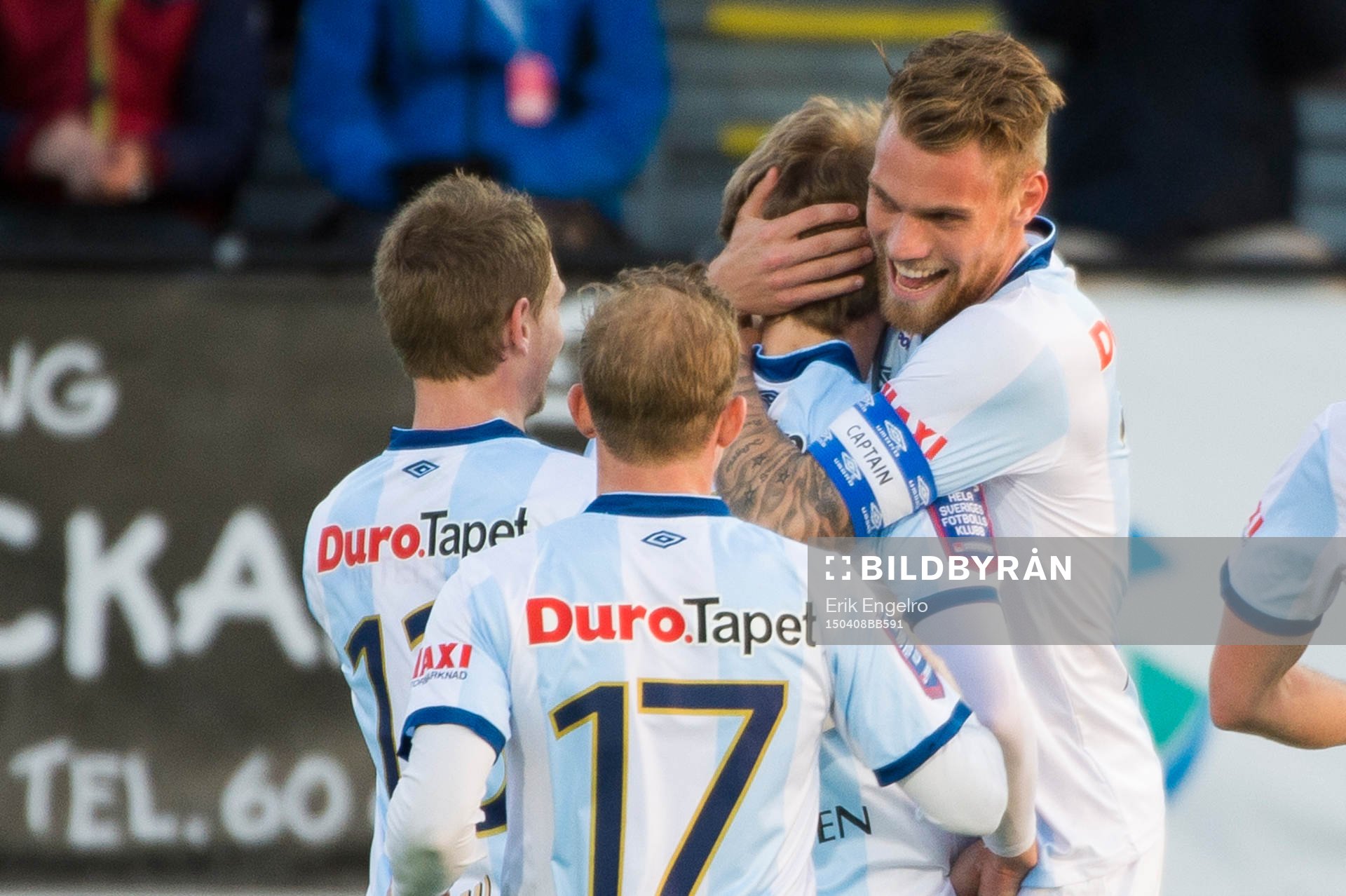 Gefles Johan Oremo kramas av David Fällman, Johan
