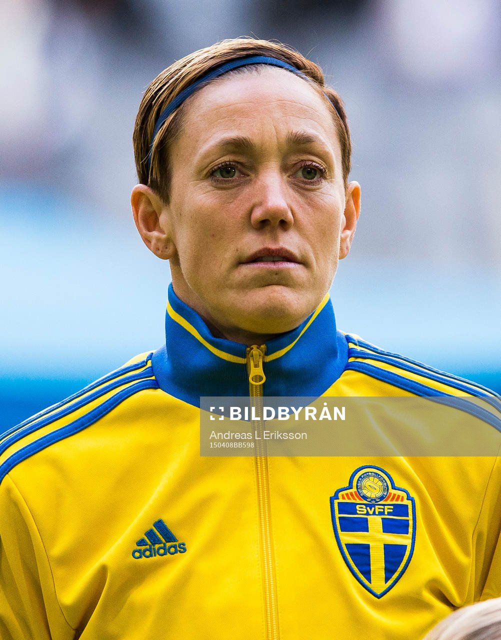 Sveriges Therese Sjögran innan fotbollslandskampen mellan