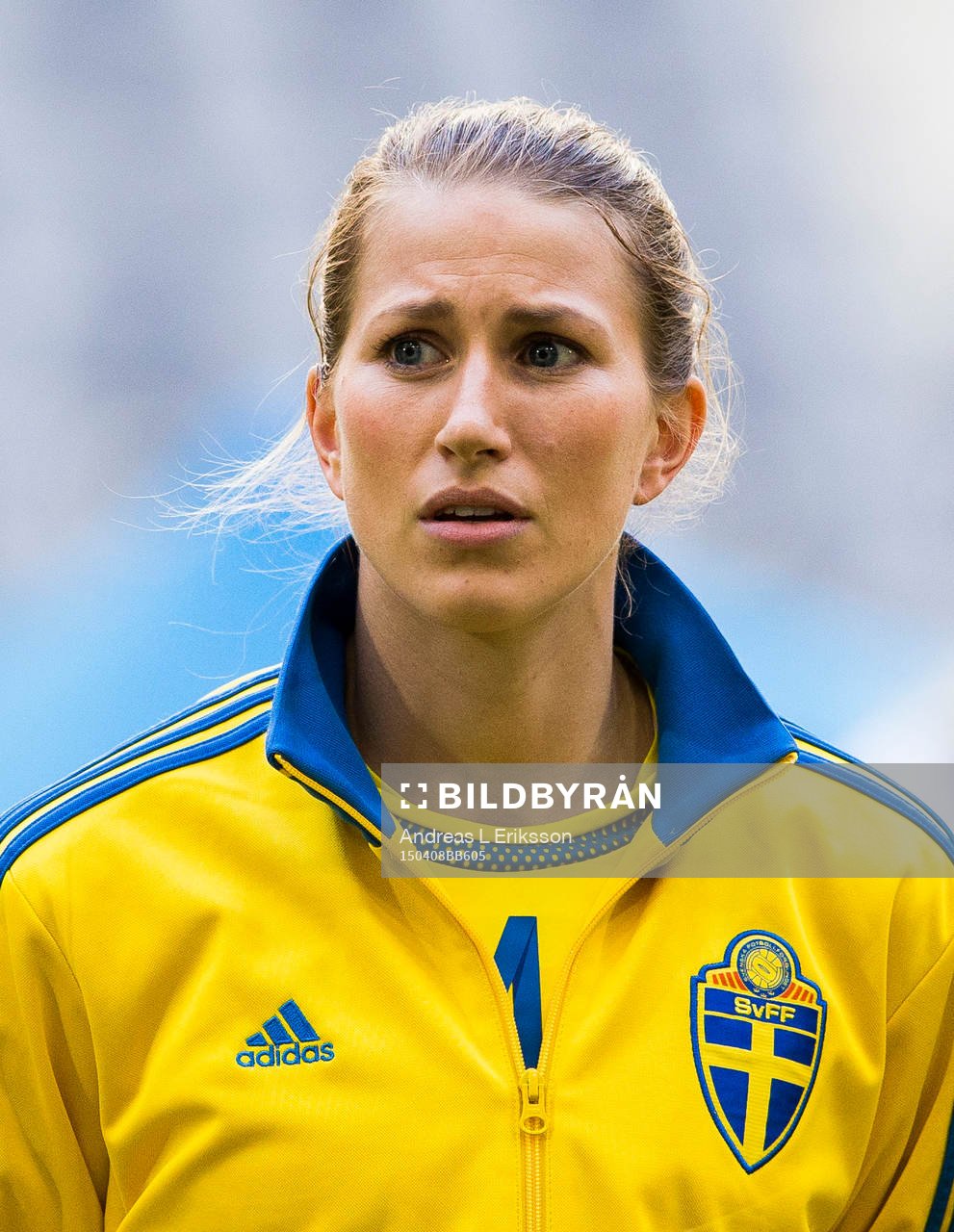 Sveriges Emma Berglund innan fotbollslandskampen mellan