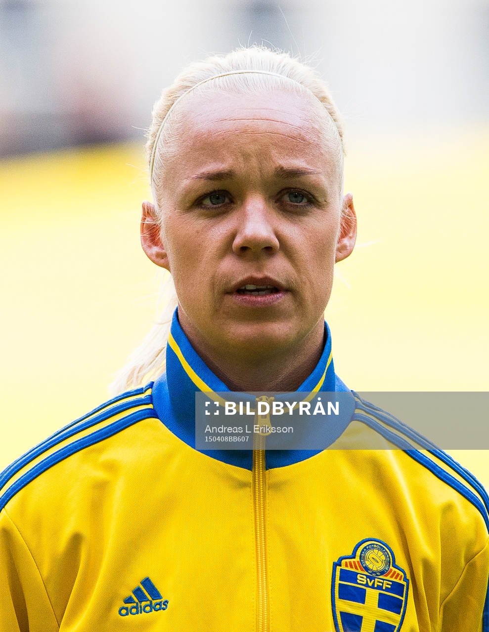 Sveriges Caroline Seger innan fotbollslandskampen mellan