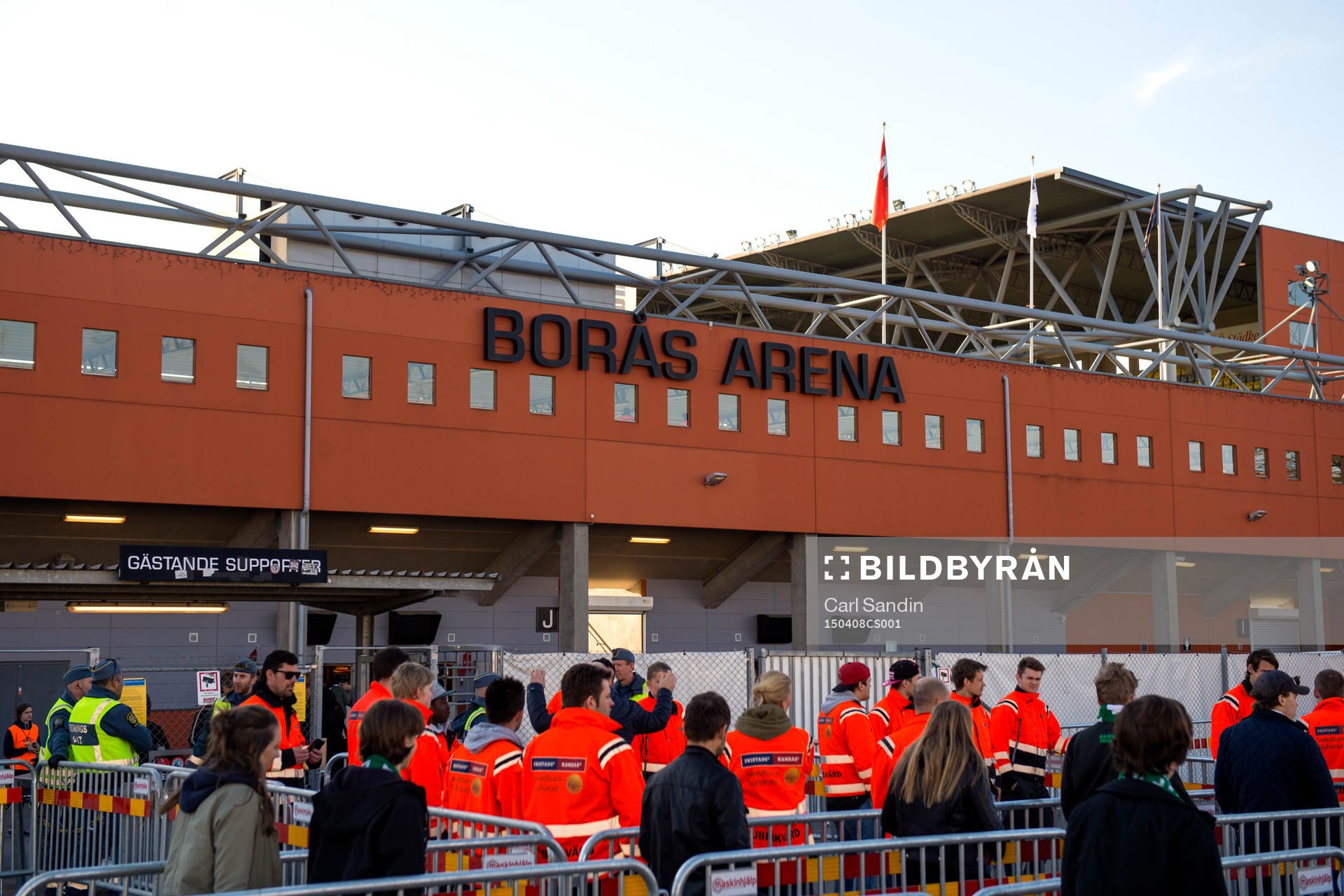 Vakter utanför Borås Arena