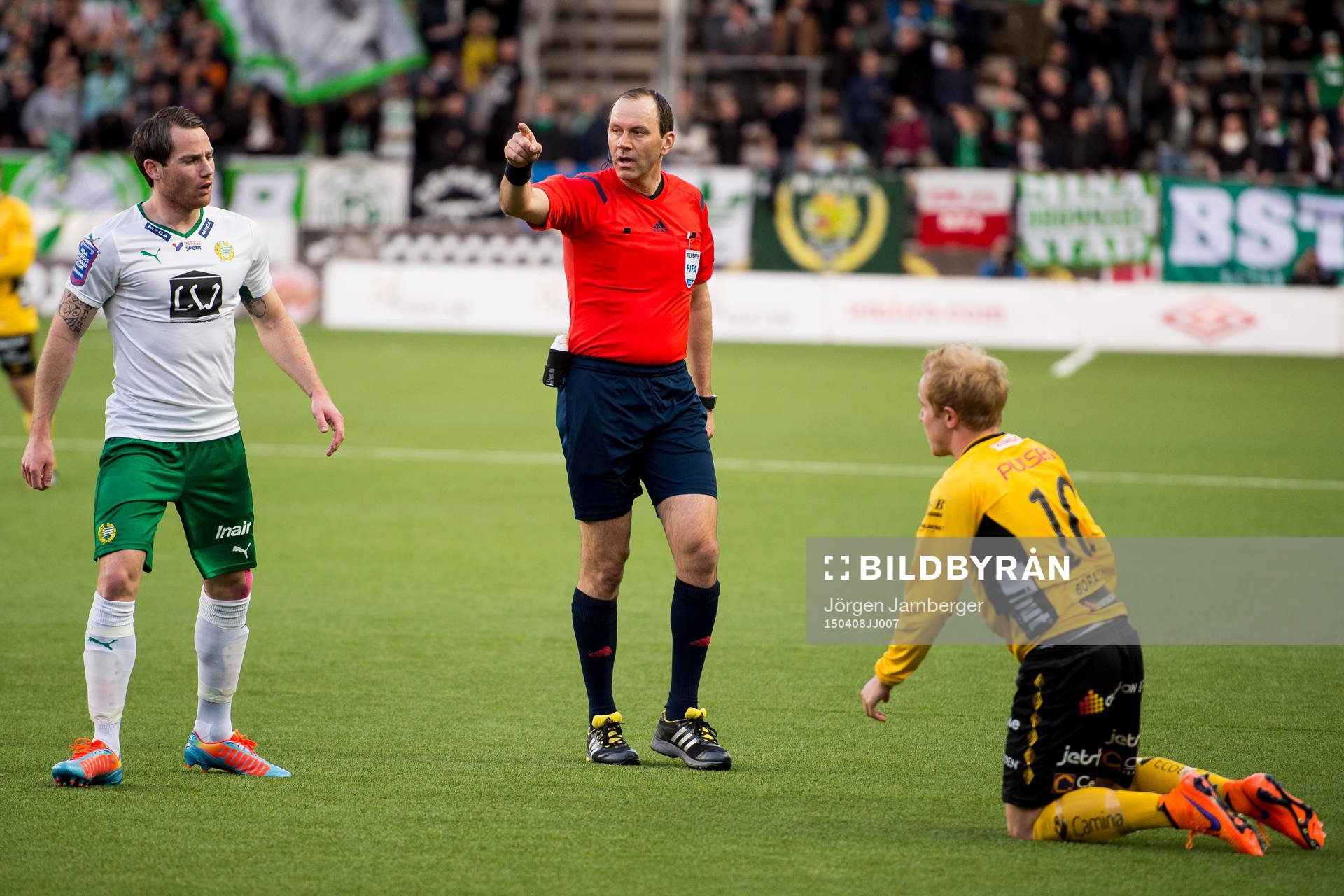 Hammarbys Johan Persson irriterad på Domaren Jonas Eriksson